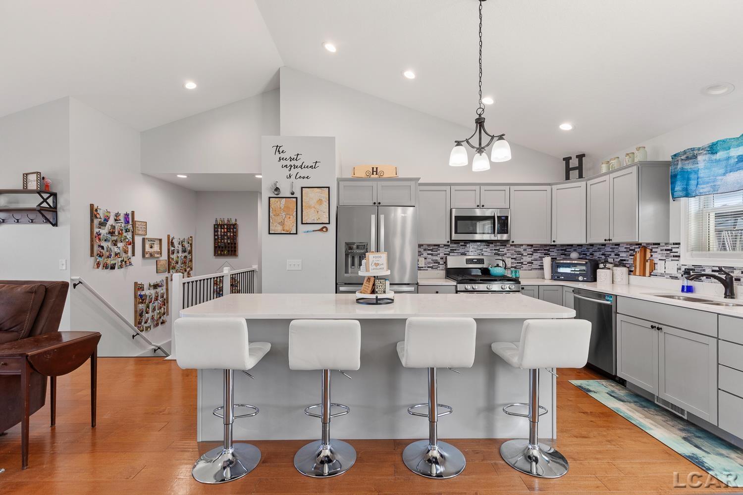 3153 Beaver Creek Ridge, Adrian, MI, 49221