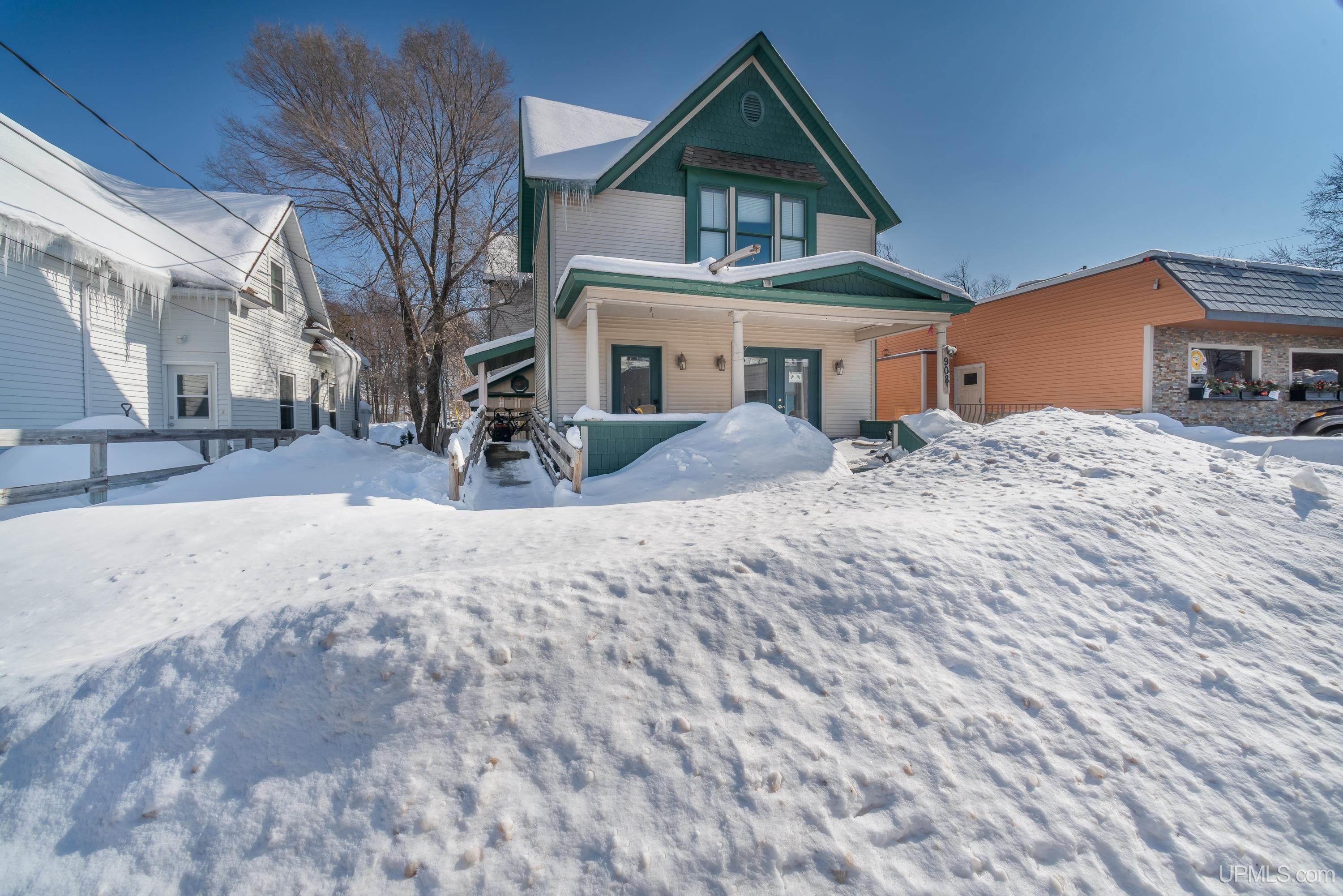 908 N 3rd Street, Marquette, MI, 49855