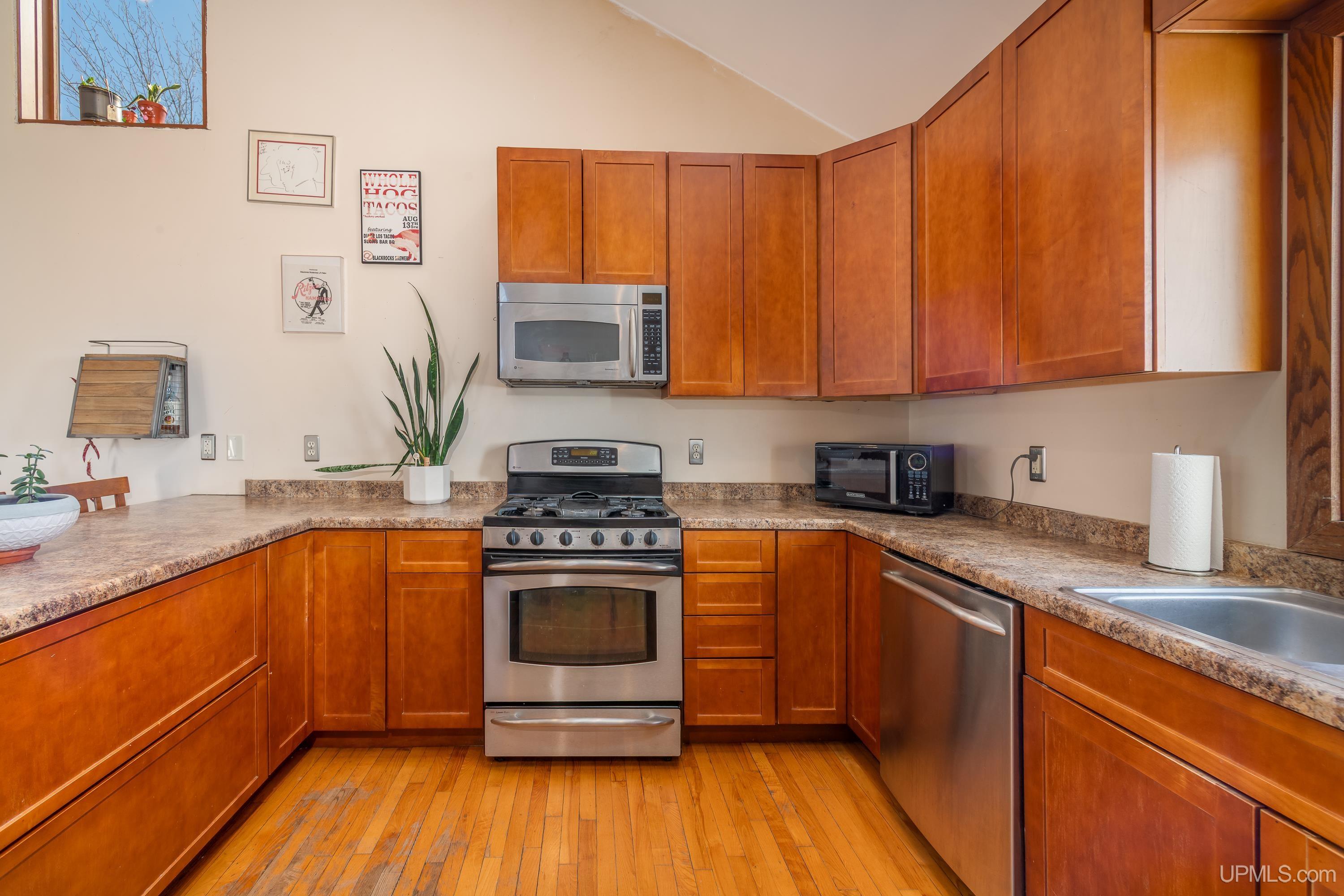 908 N 3rd Street, Marquette, MI, 49855