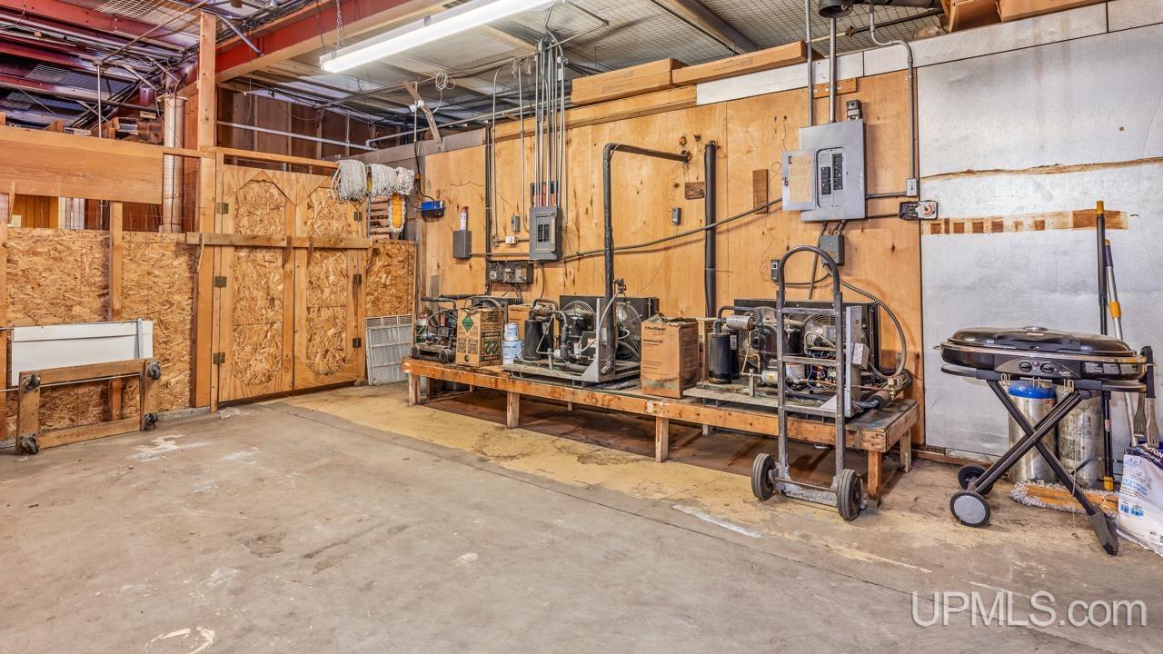 1300 Roosevelt Road, Niagara C-wi, WI, 54151