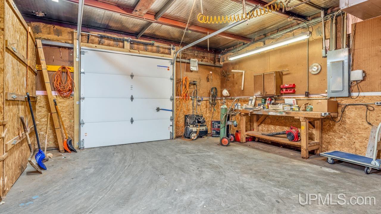 1300 Roosevelt Road, Niagara C-wi, WI, 54151