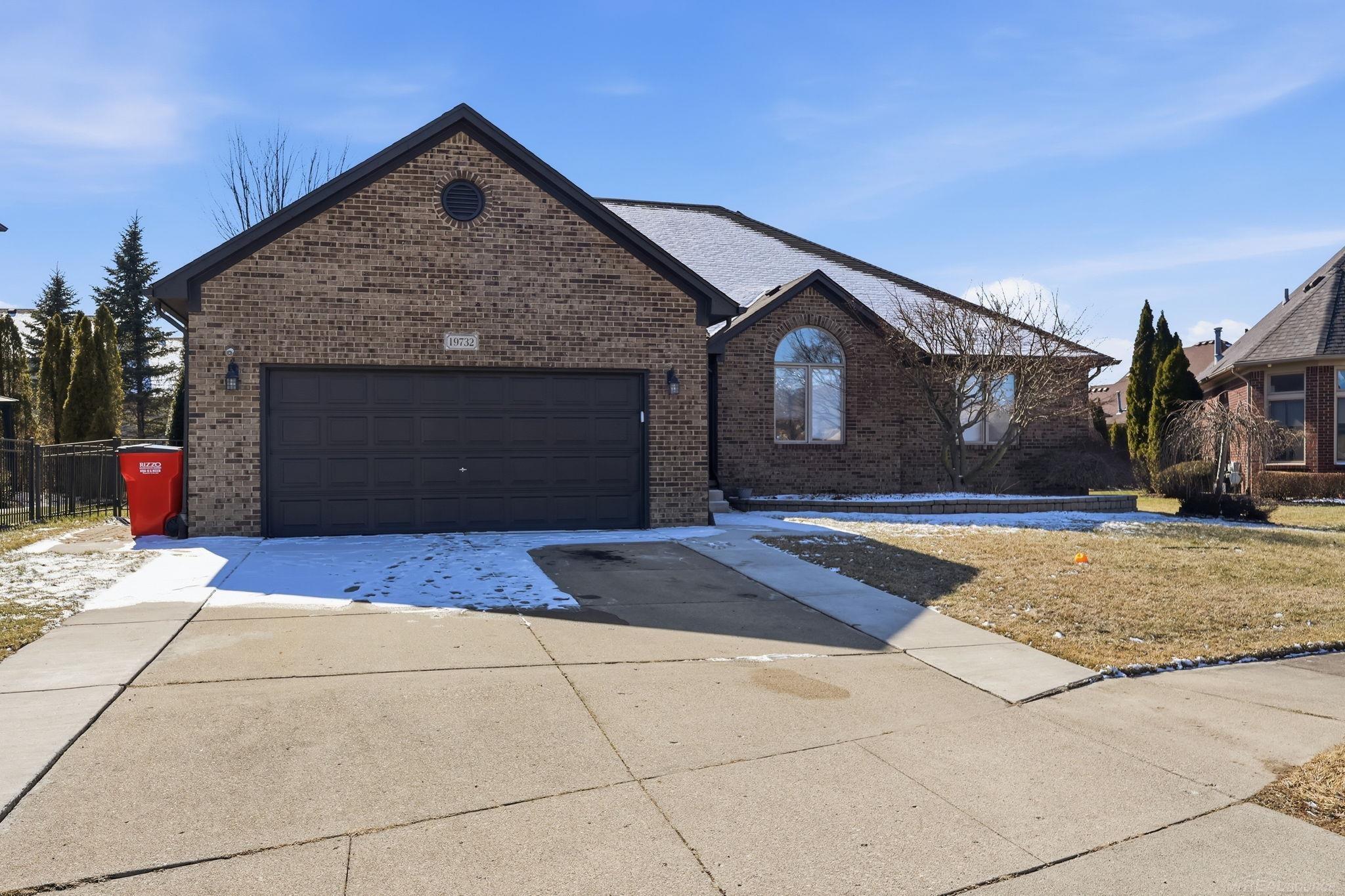 Homes for sale in Macomb Twp, MI | 19732 Fillmore Dr Dr, Macomb Twp, MI 48044 | MLS# 50200499