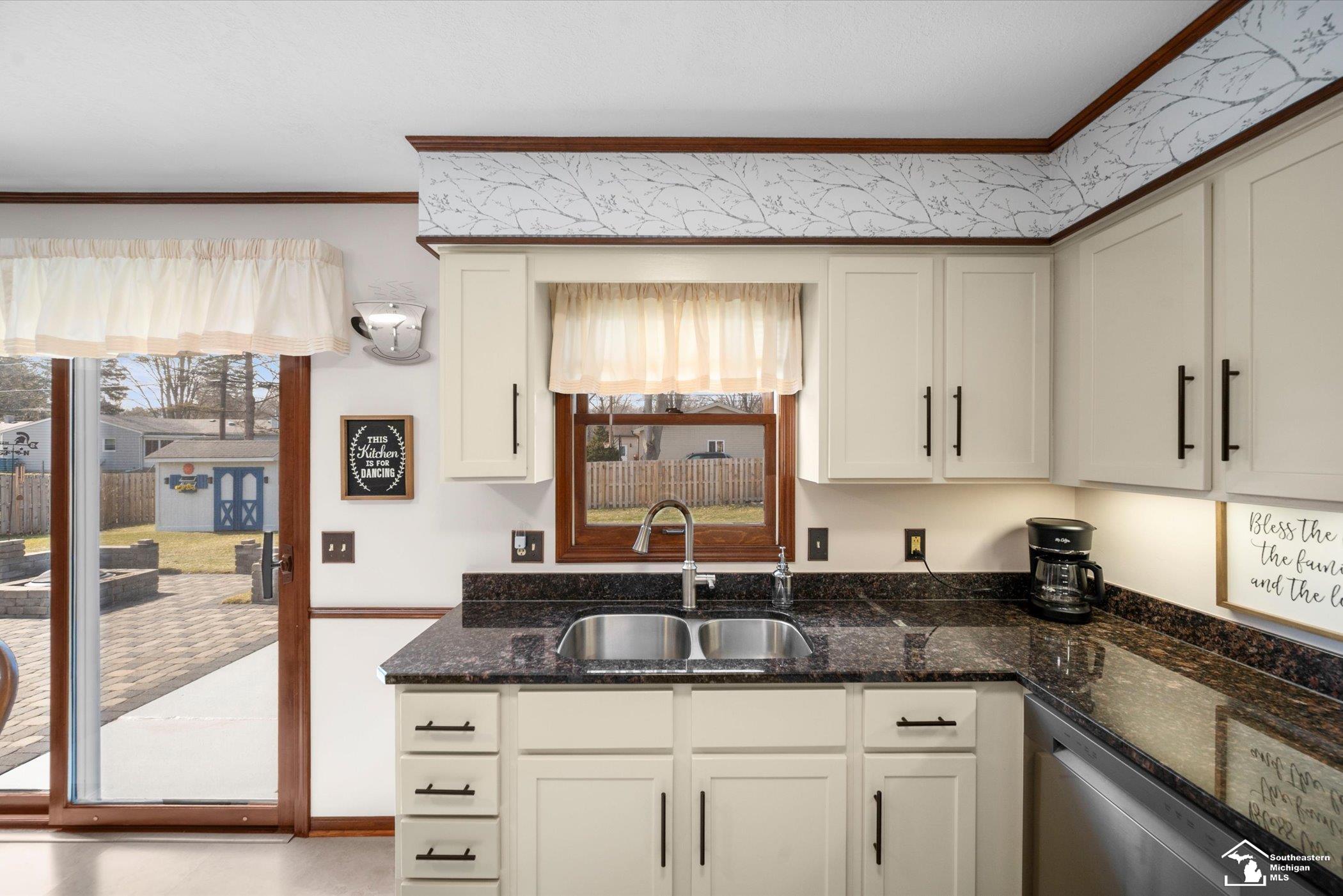 Temperance, MI, 48182