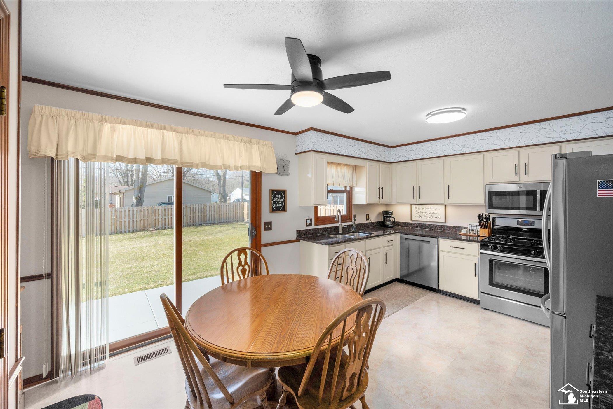 Temperance, MI, 48182