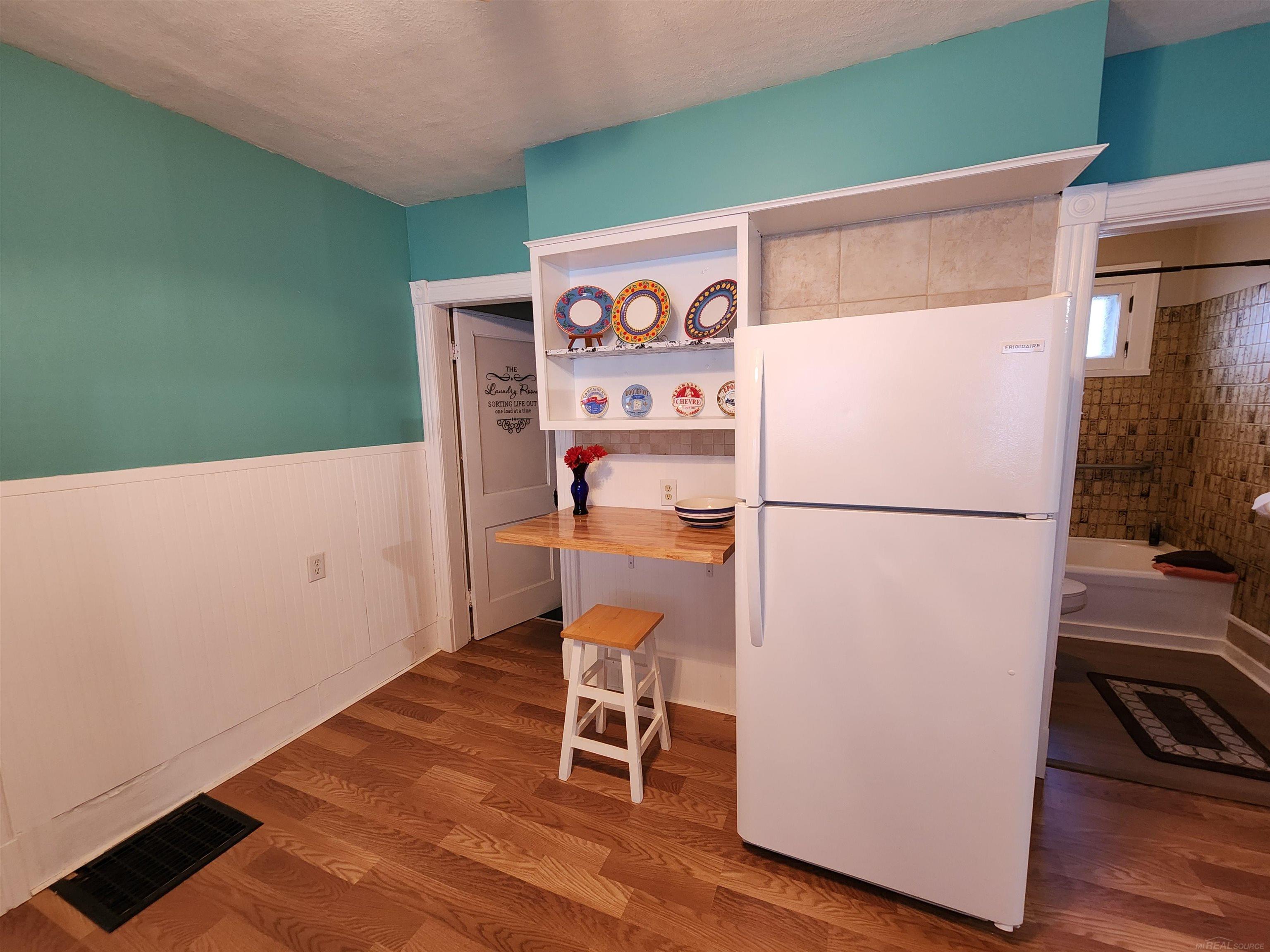 77 Hubbard Street, Mount Clemens, MI, 48043