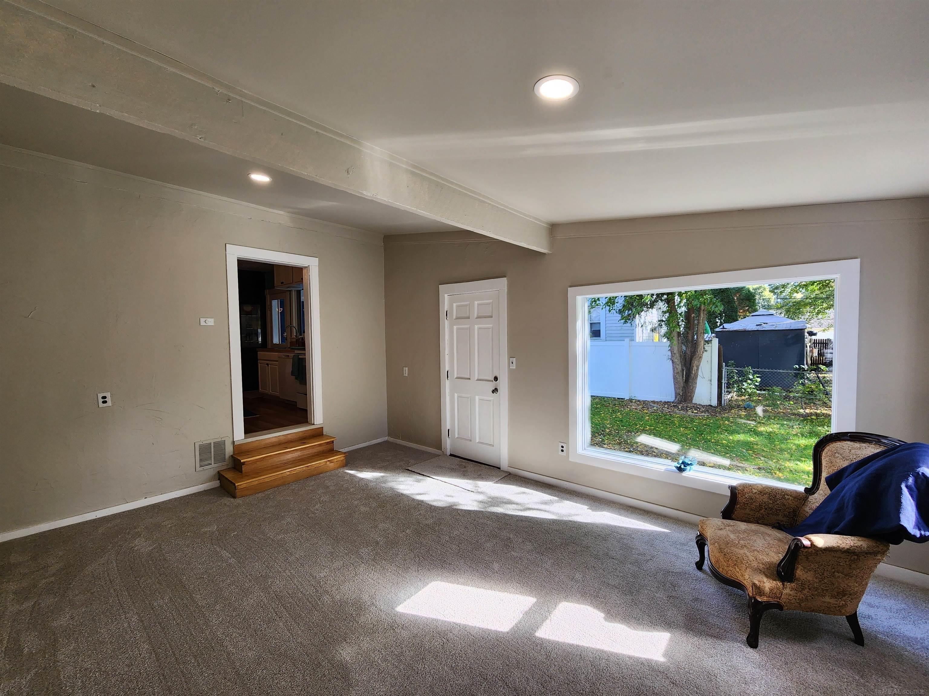 77 Hubbard Street, Mount Clemens, MI, 48043