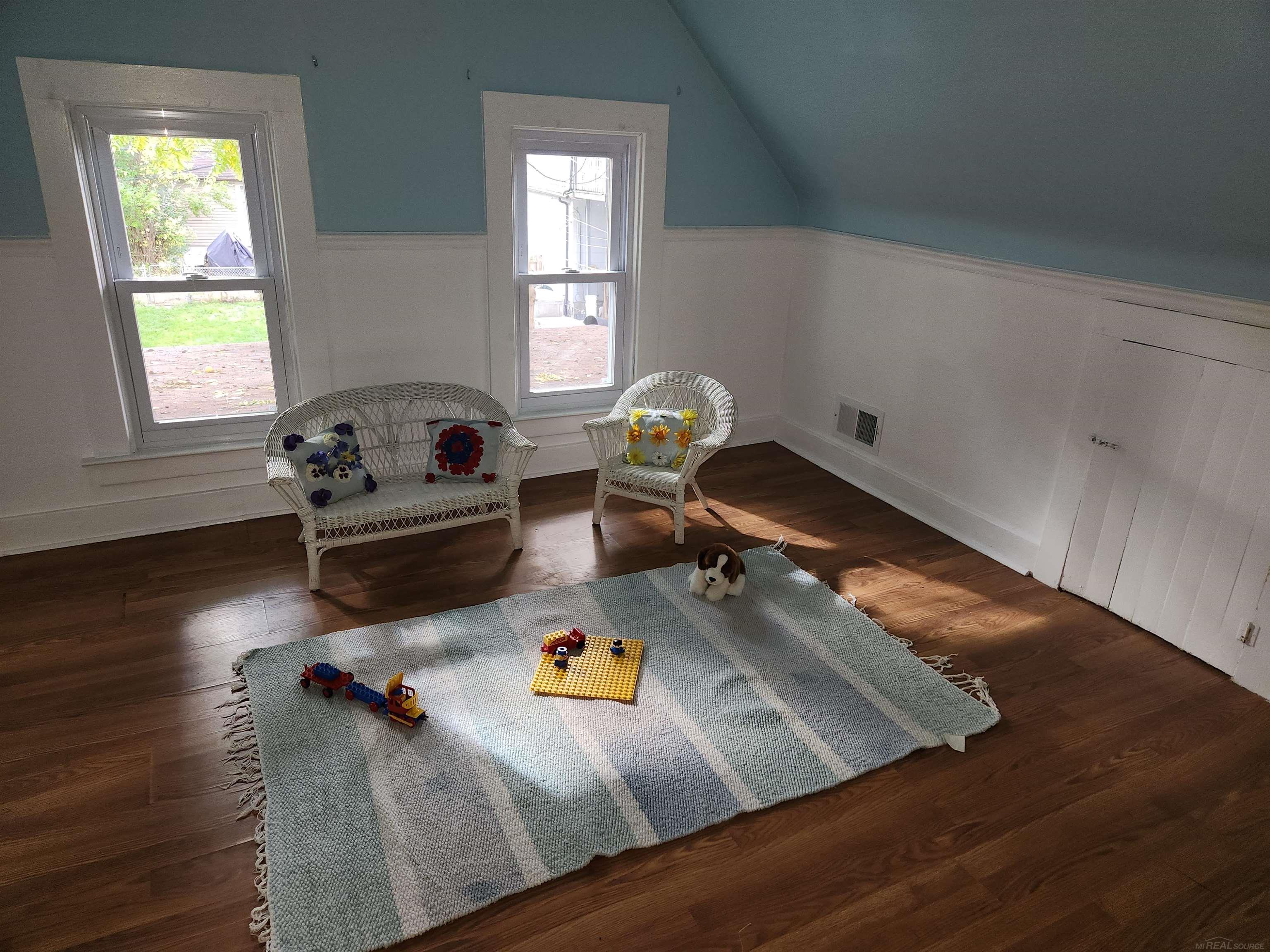 77 Hubbard Street, Mount Clemens, MI, 48043