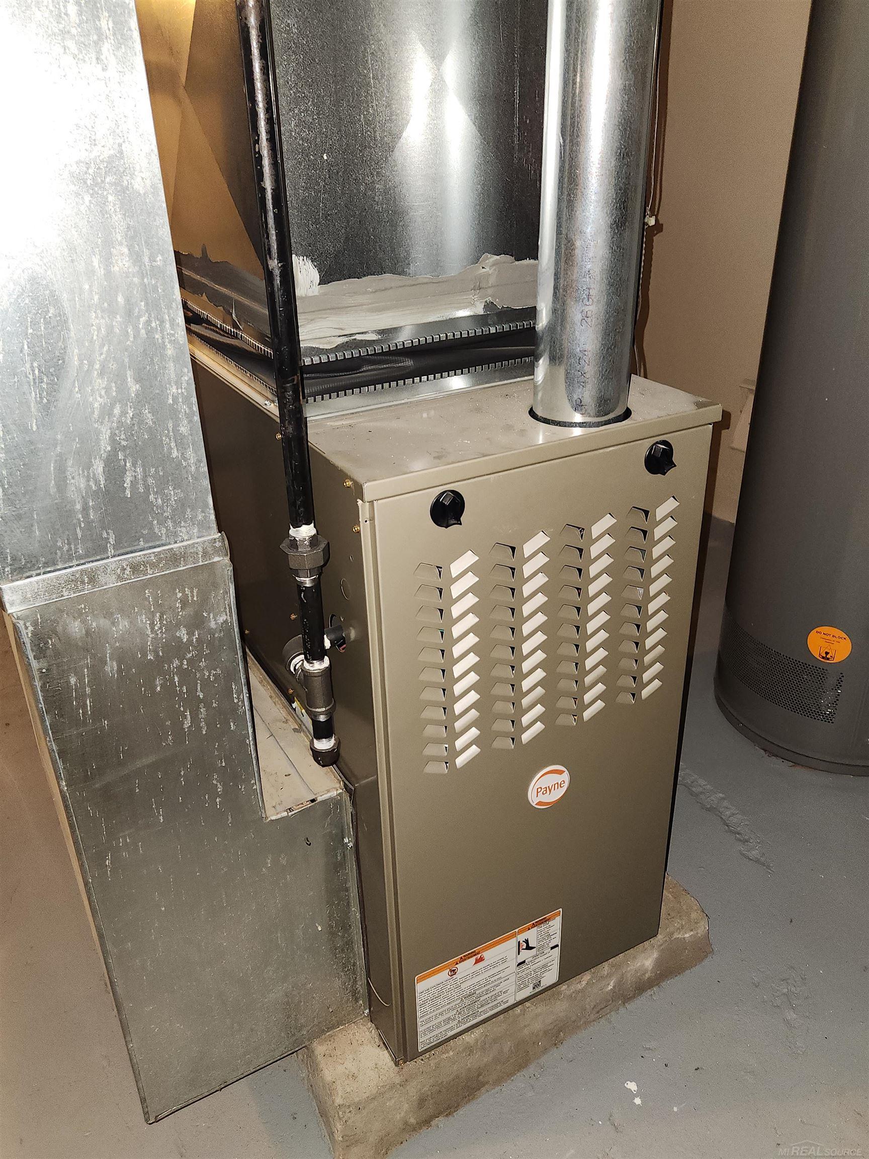 77 Hubbard Street, Mount Clemens, MI, 48043