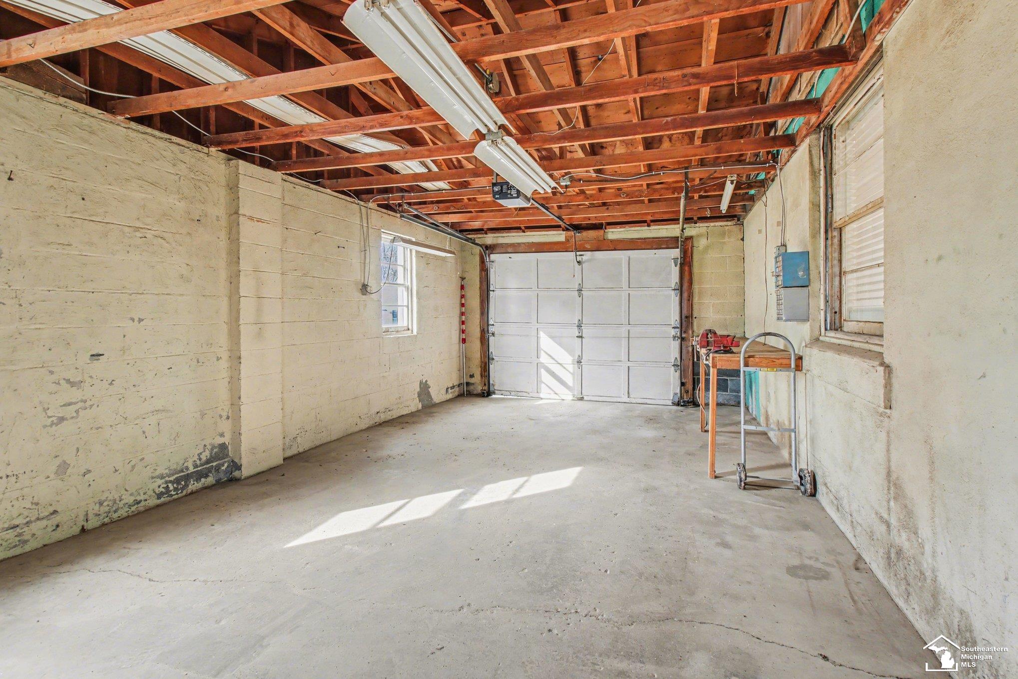 7134 Maplewood Drive, Temperance, MI, 48182