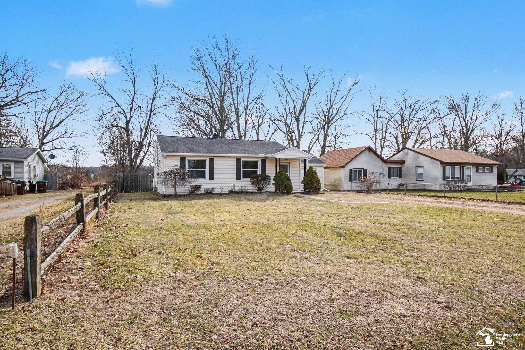 7134 Maplewood Drive, Temperance, MI, 48182