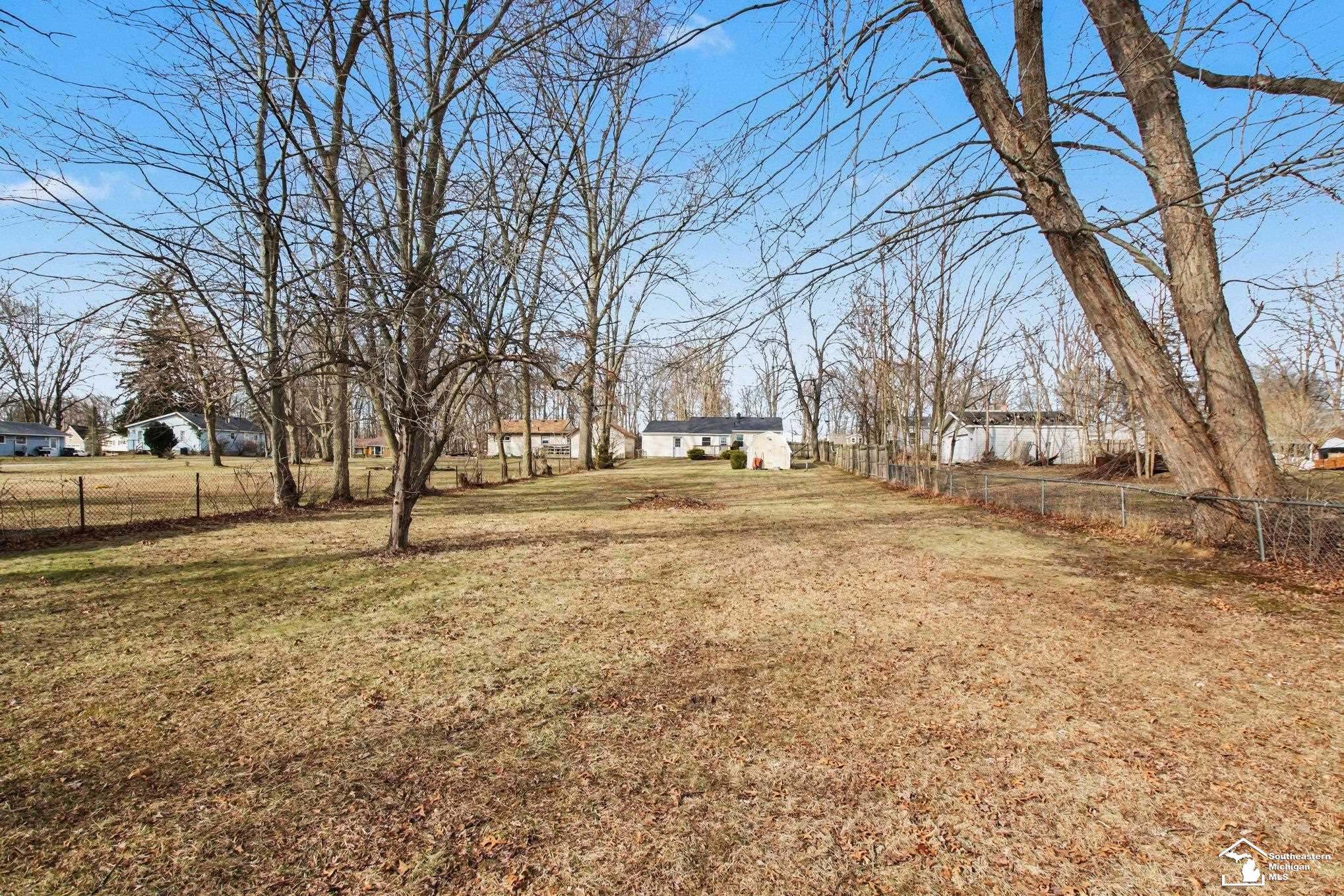 7134 Maplewood Drive, Temperance, MI, 48182