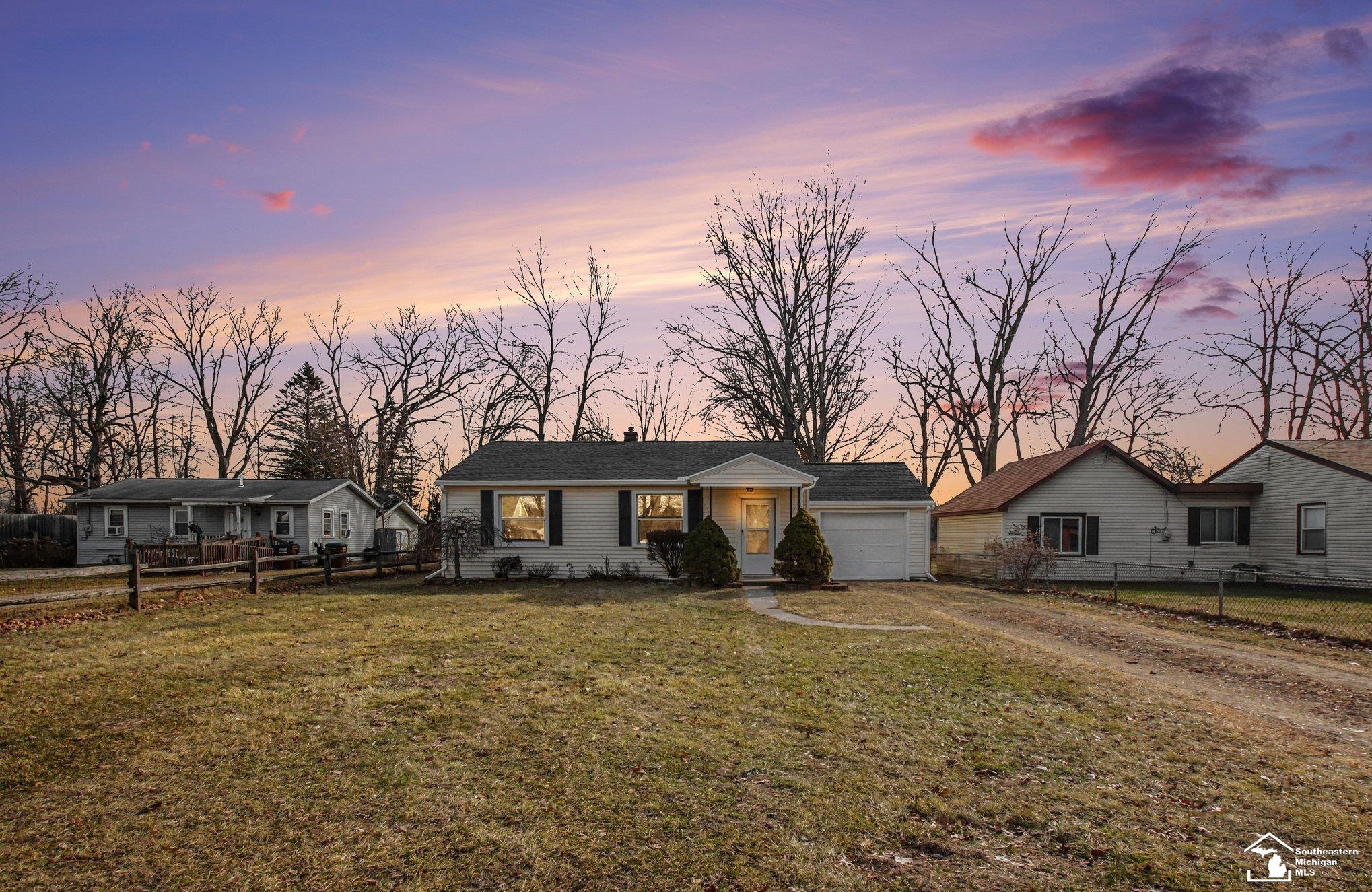 7134 Maplewood Drive, Temperance, MI, 48182