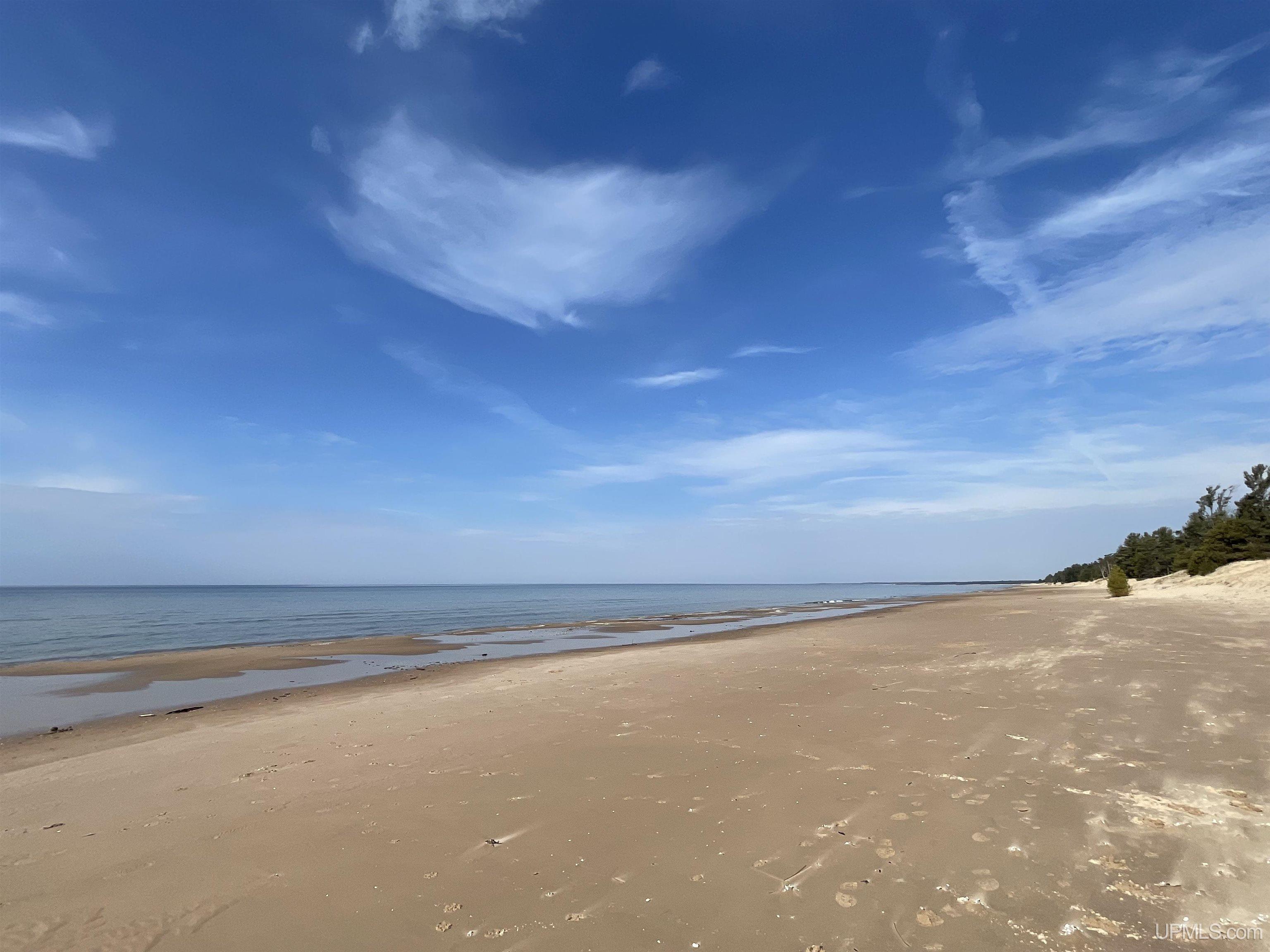 4264 FF Top O' The Lake Road, Gulliver, MI, 49840