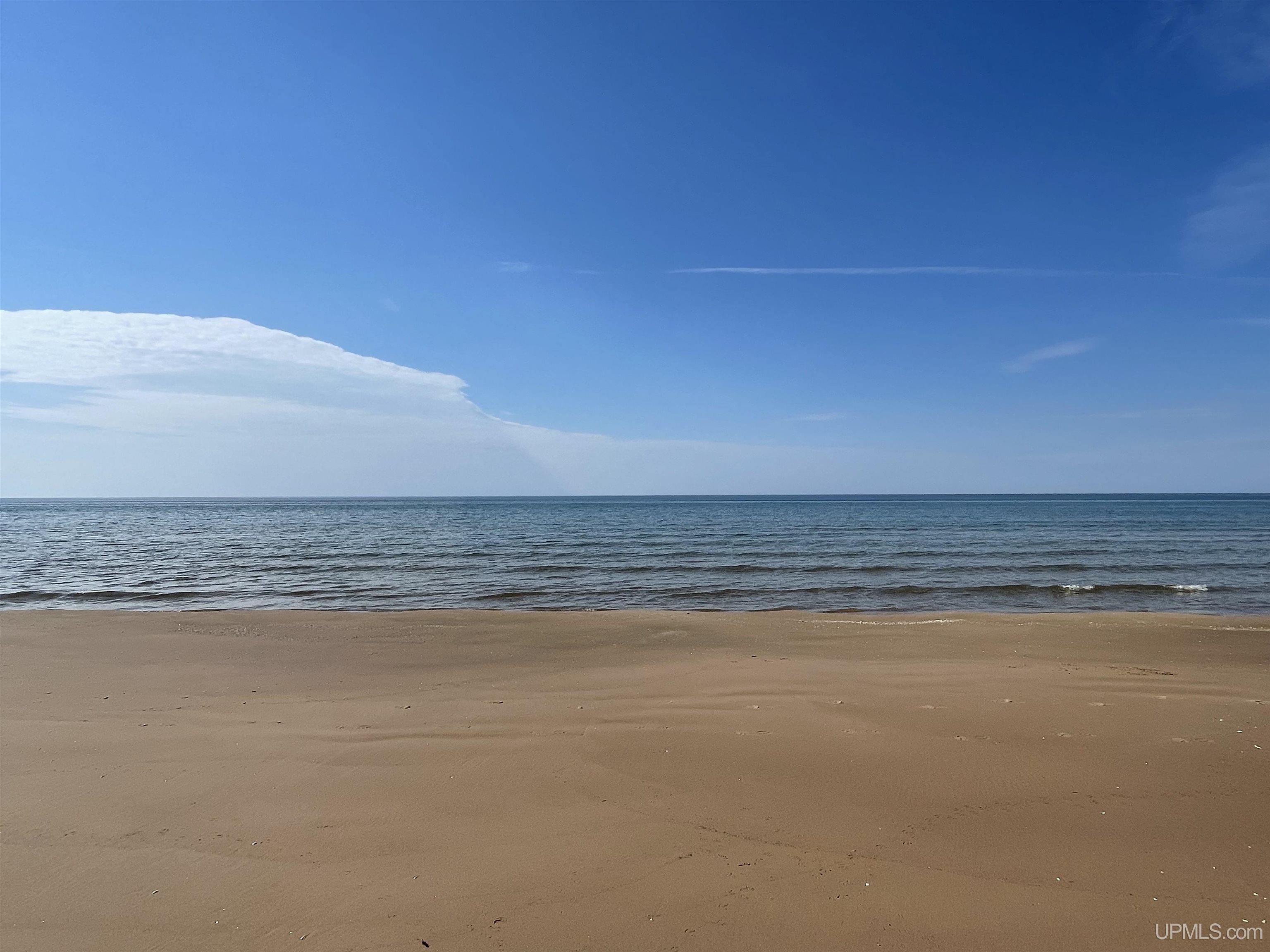 4264 FF Top O' The Lake Road, Gulliver, MI, 49840