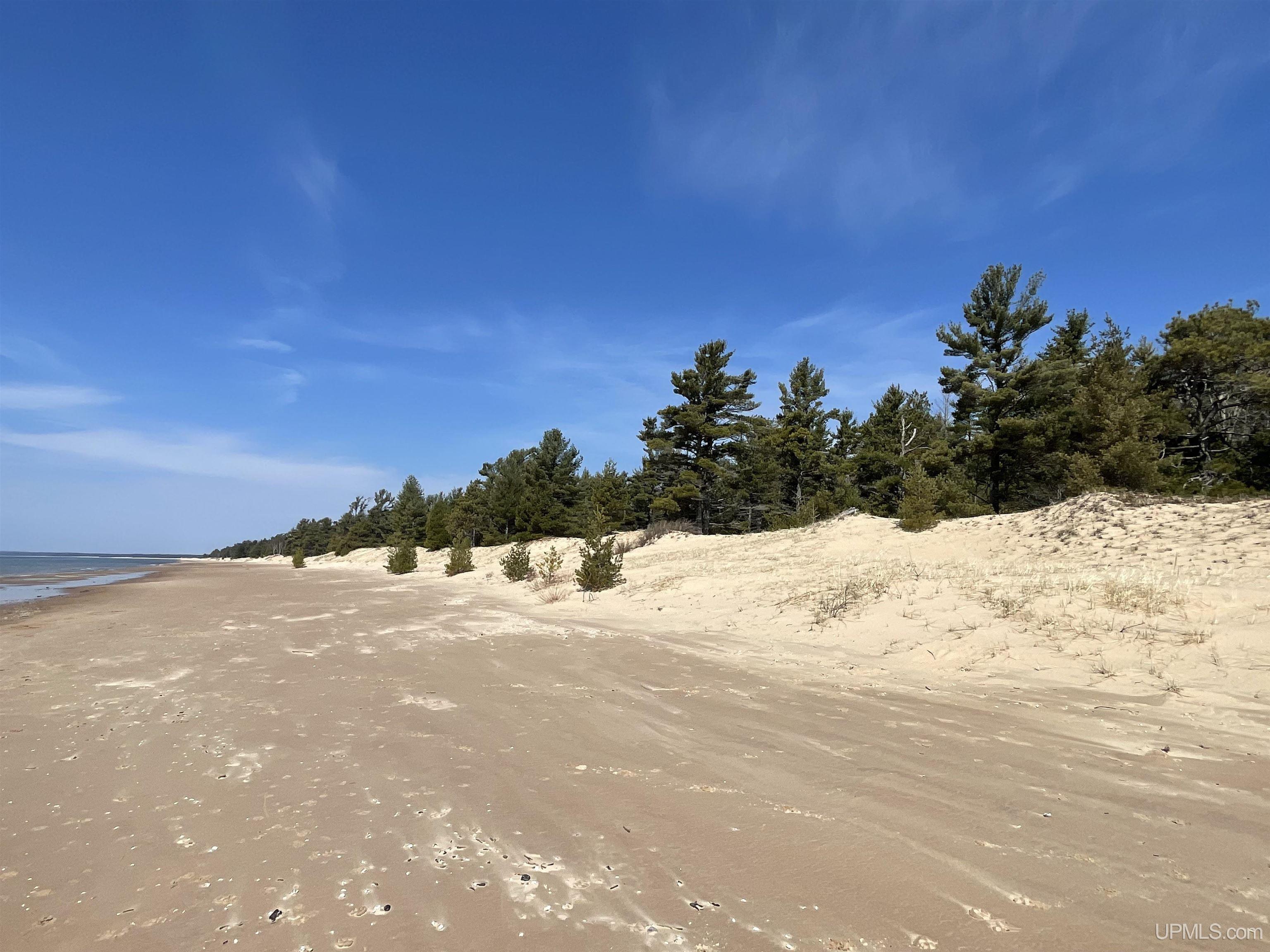 4264 FF Top O' The Lake Road, Gulliver, MI, 49840