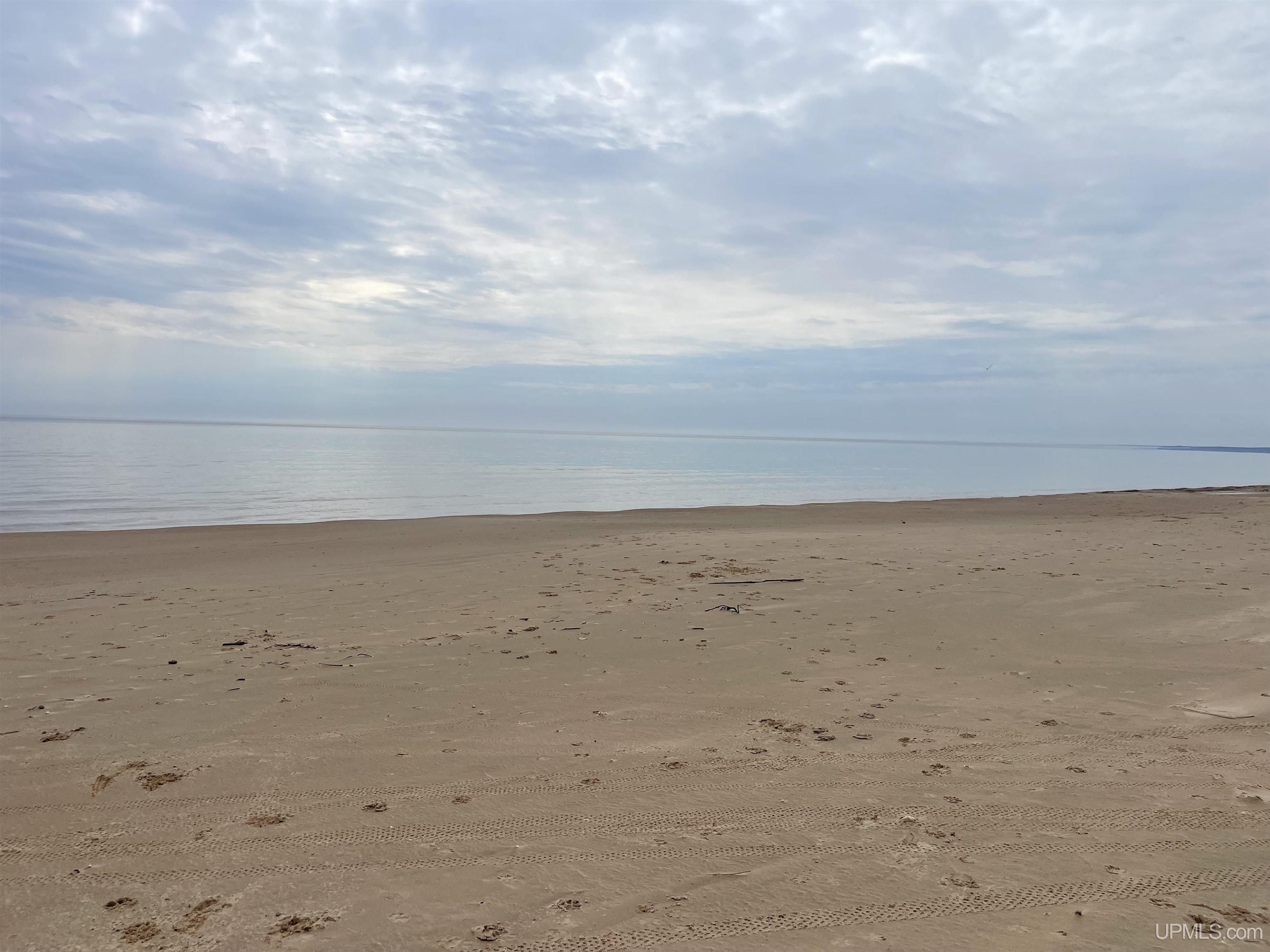 4264 FF Top O' The Lake Road, Gulliver, MI, 49840