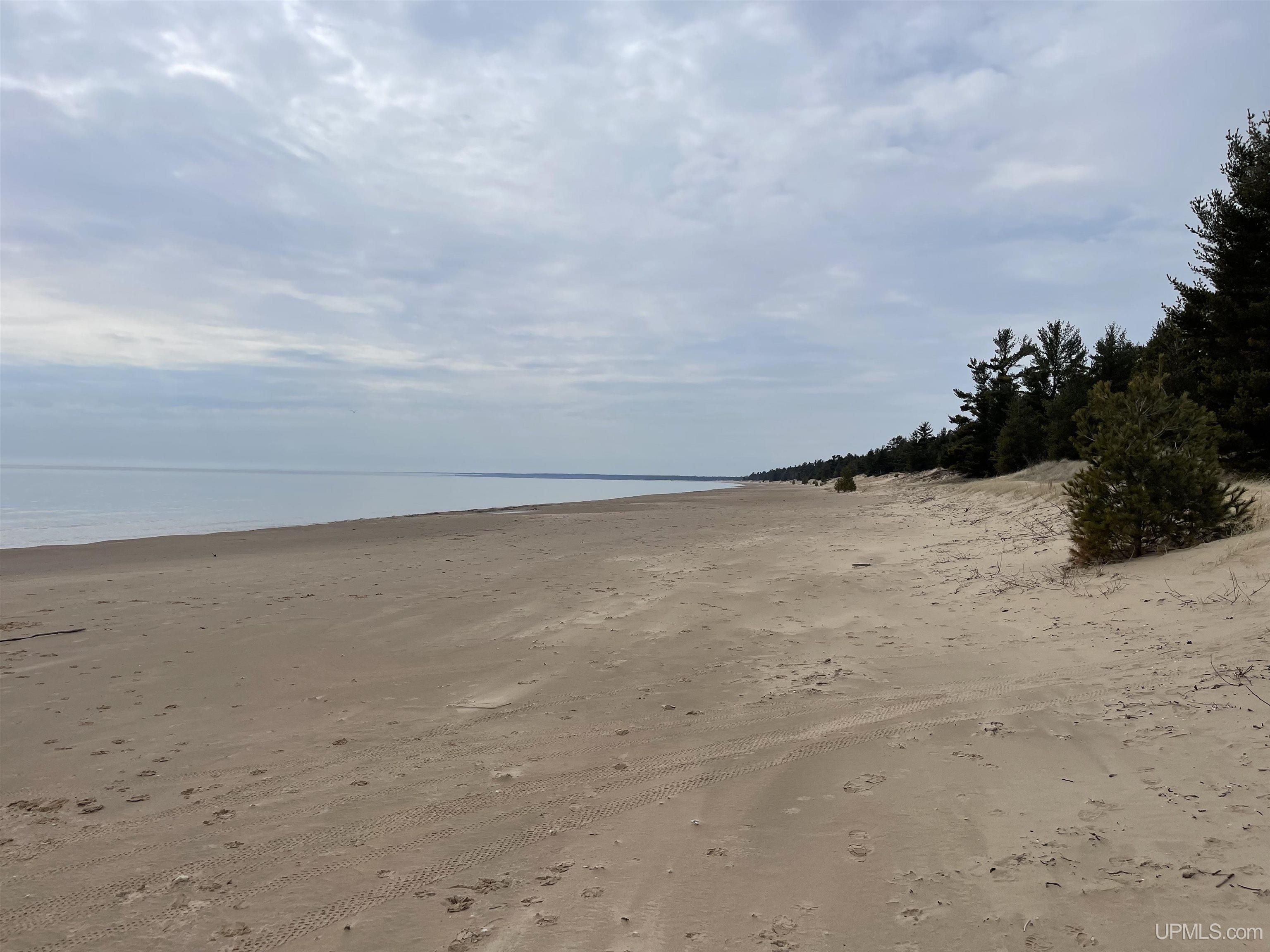 4264 FF Top O' The Lake Road, Gulliver, MI, 49840