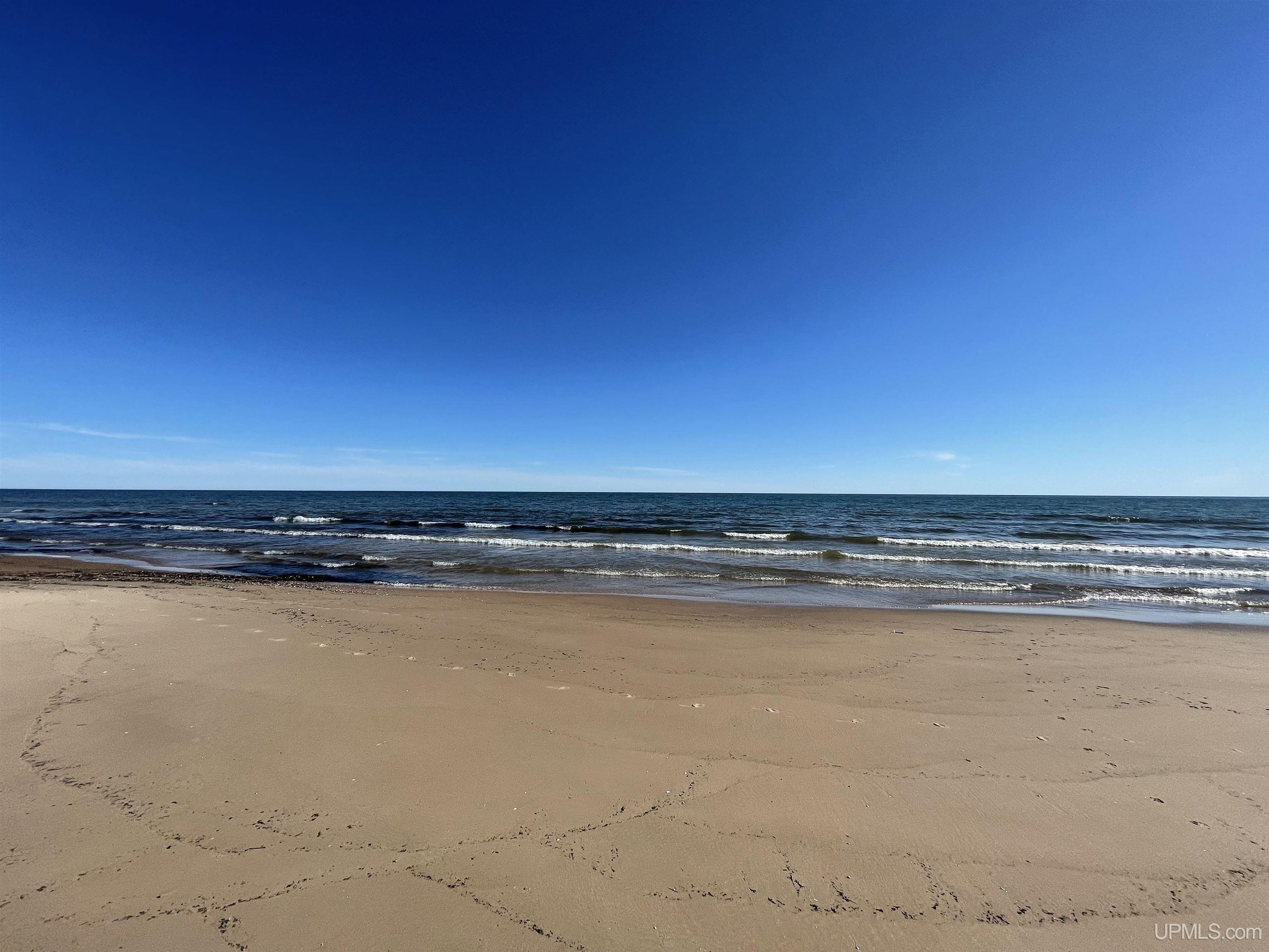 4264 FF Top O' The Lake Road, Gulliver, MI, 49840