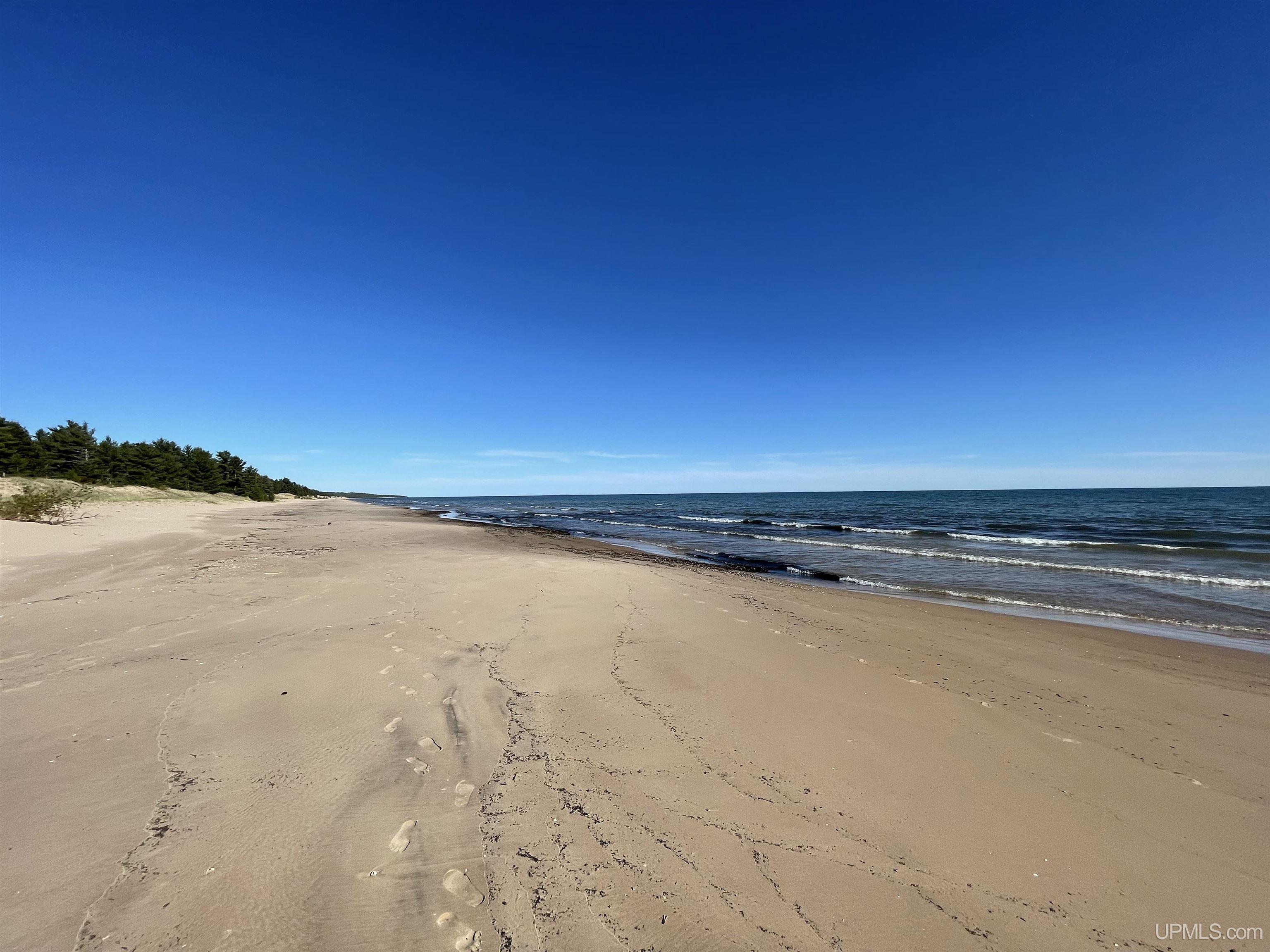 4264 FF Top O' The Lake Road, Gulliver, MI, 49840