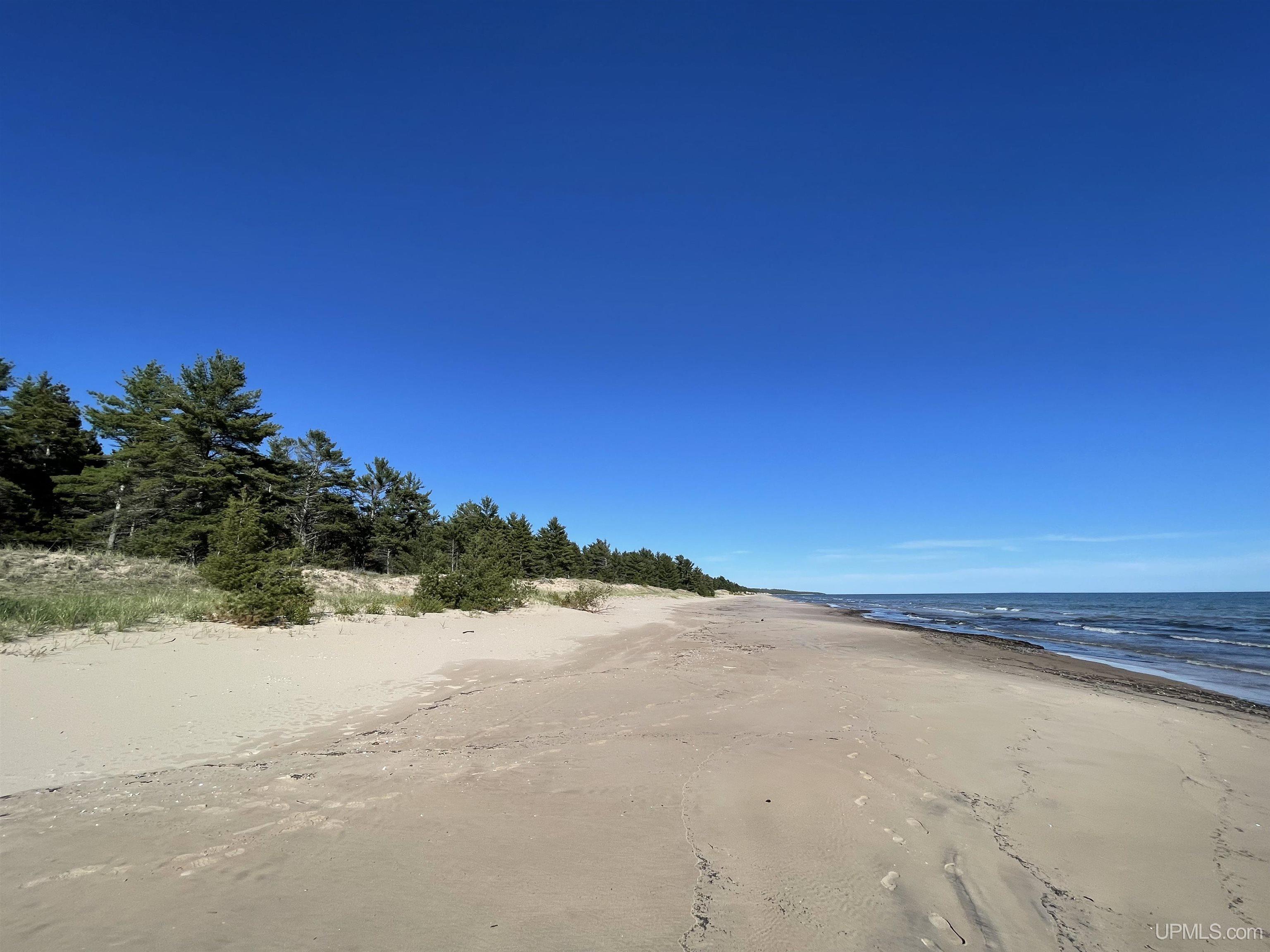 4264 FF Top O' The Lake Road, Gulliver, MI, 49840