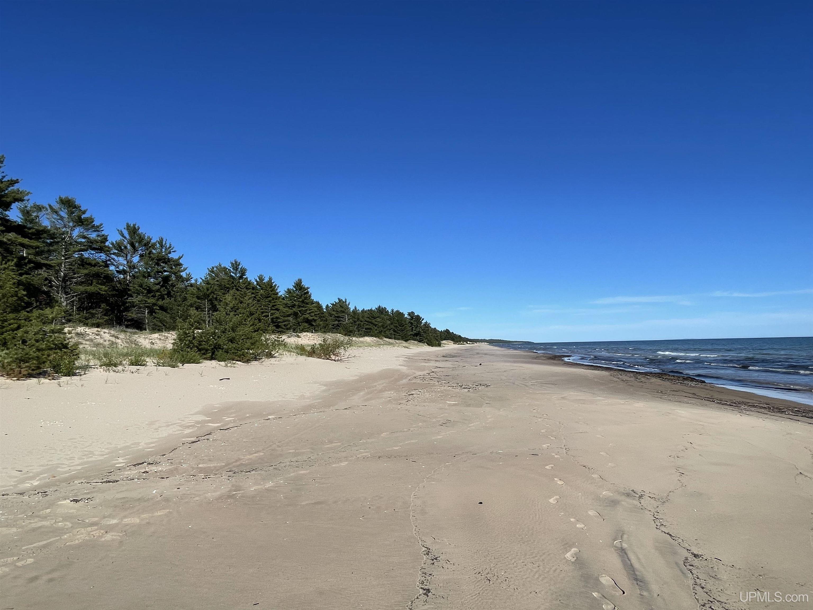 4264 FF Top O' The Lake Road, Gulliver, MI, 49840