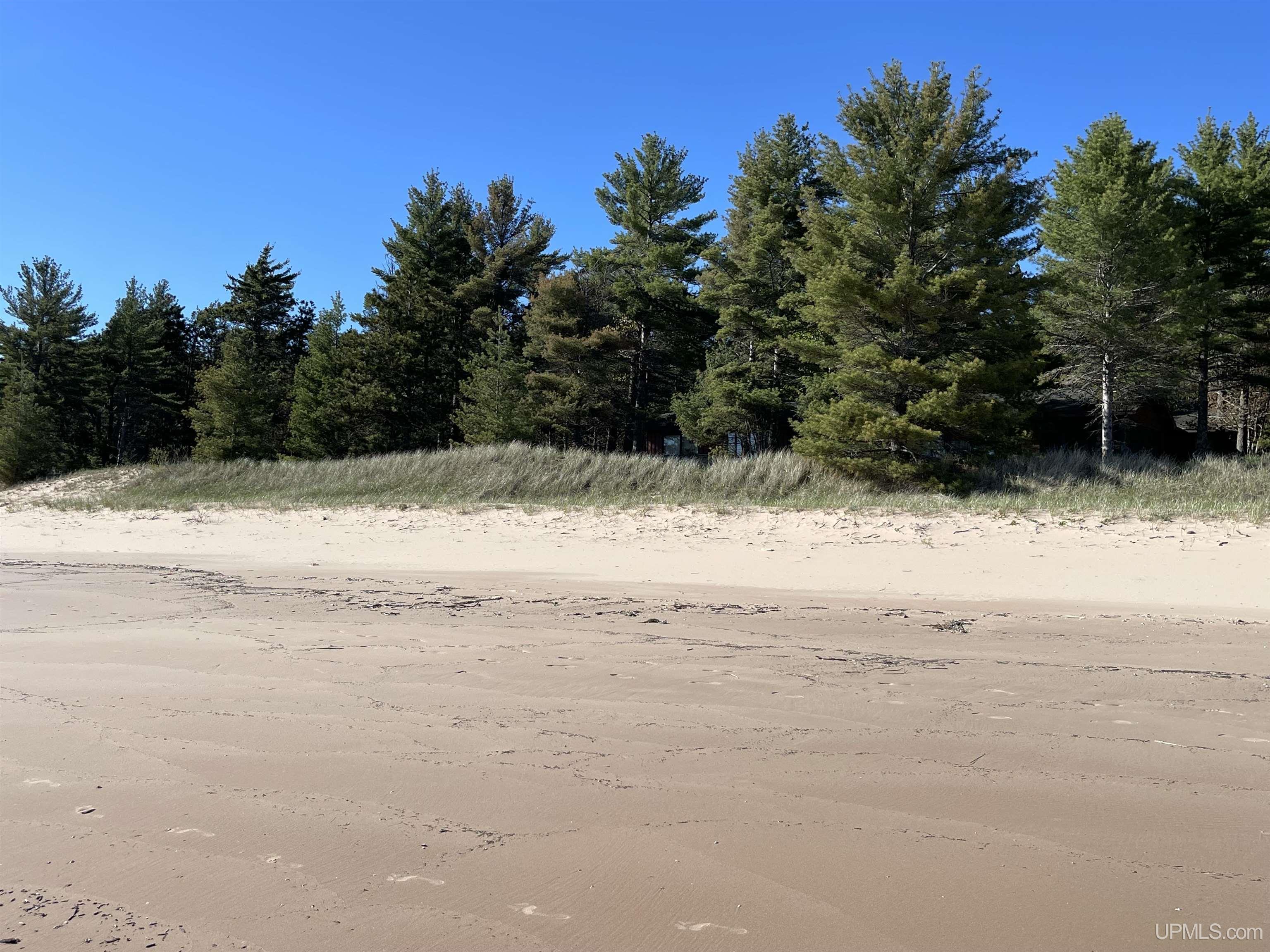 4264 FF Top O' The Lake Road, Gulliver, MI, 49840