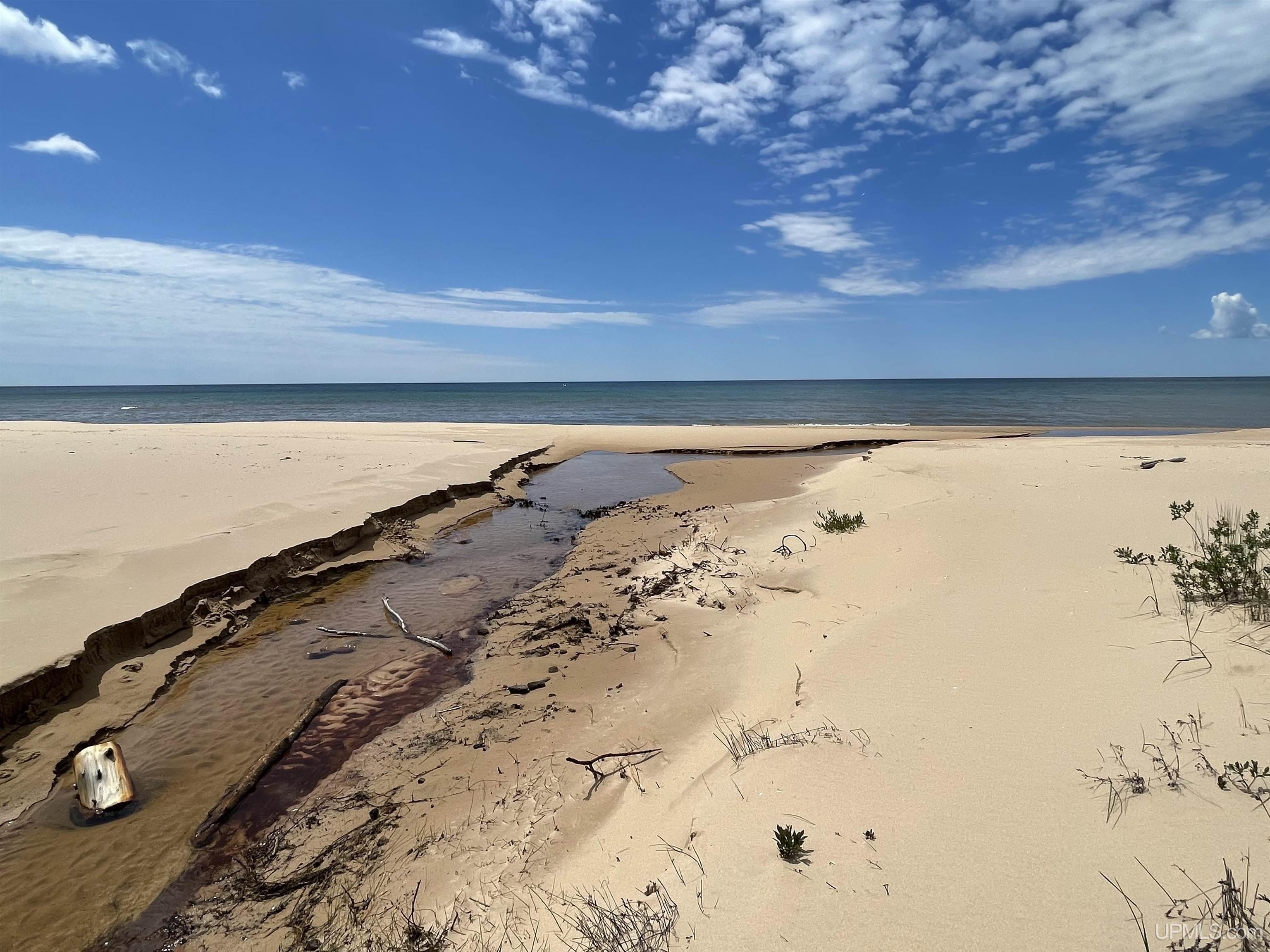 4264 FF Top O' The Lake Road, Gulliver, MI, 49840