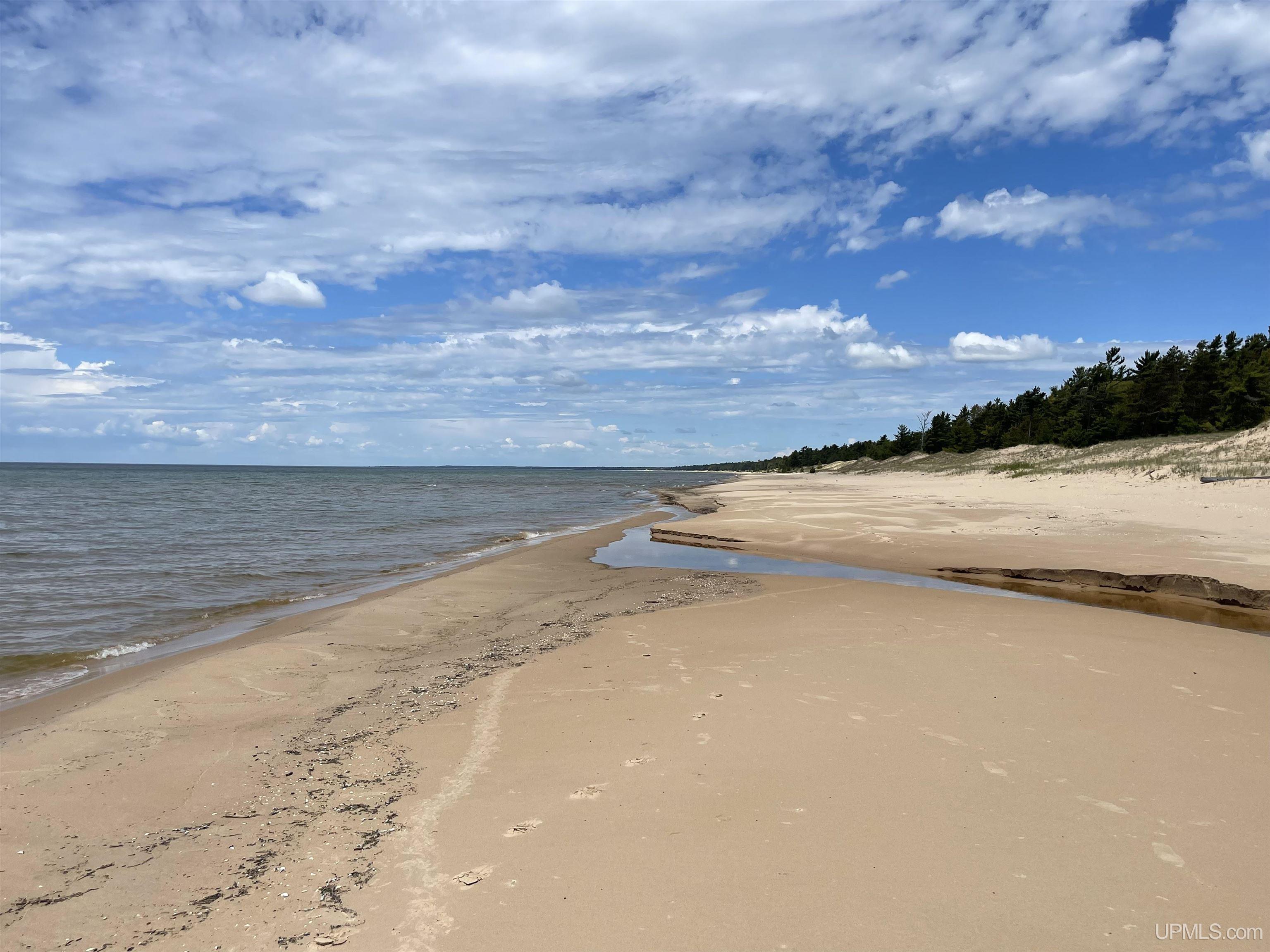 4264 FF Top O' The Lake Road, Gulliver, MI, 49840