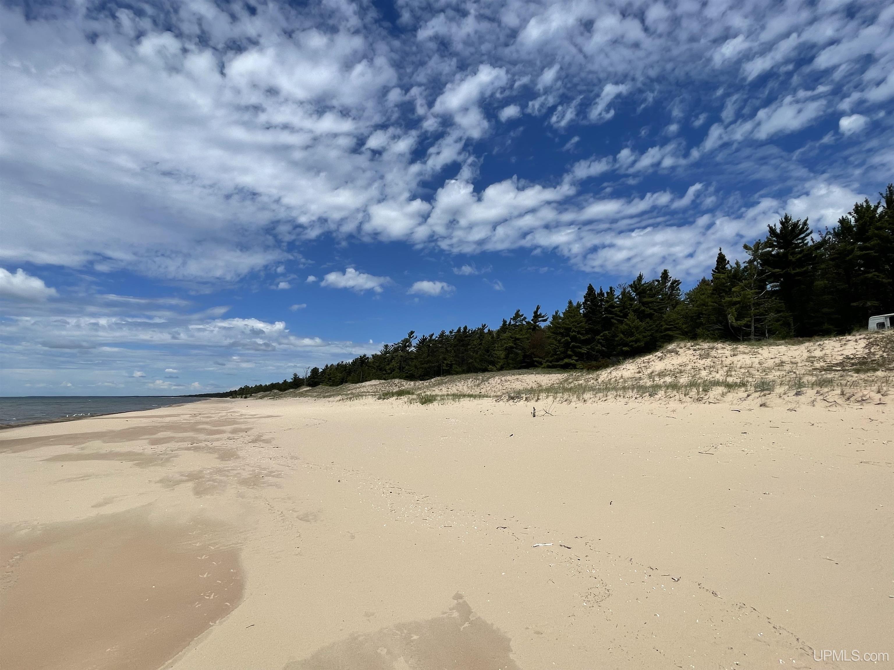 4264 FF Top O' The Lake Road, Gulliver, MI, 49840