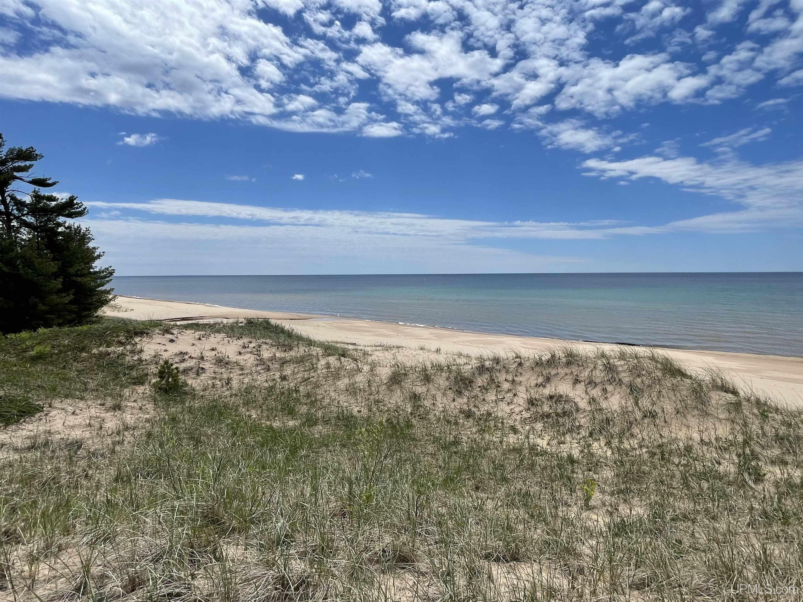 4264 FF Top O' The Lake Road, Gulliver, MI, 49840