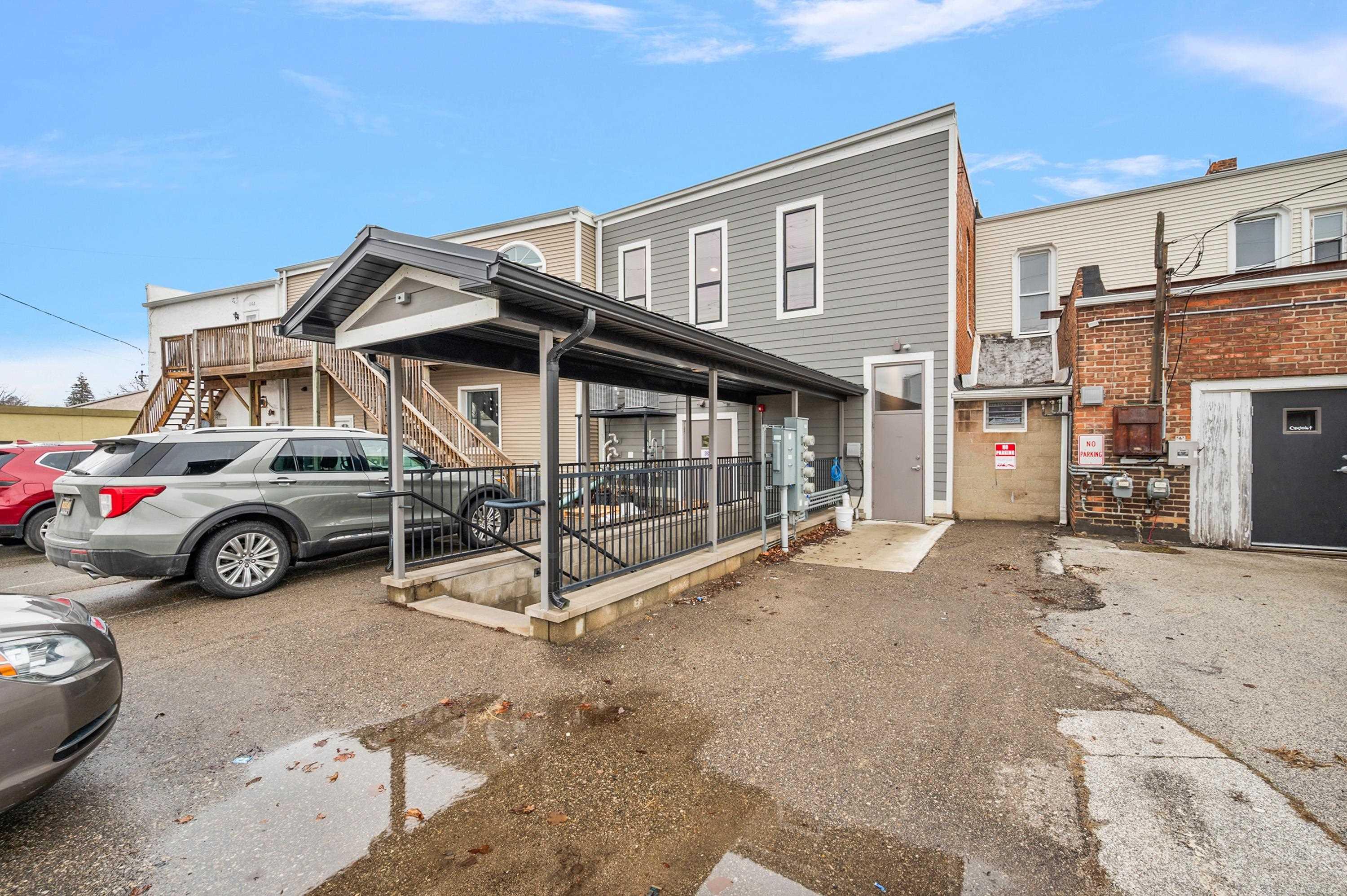 112 E Third Street photo 5