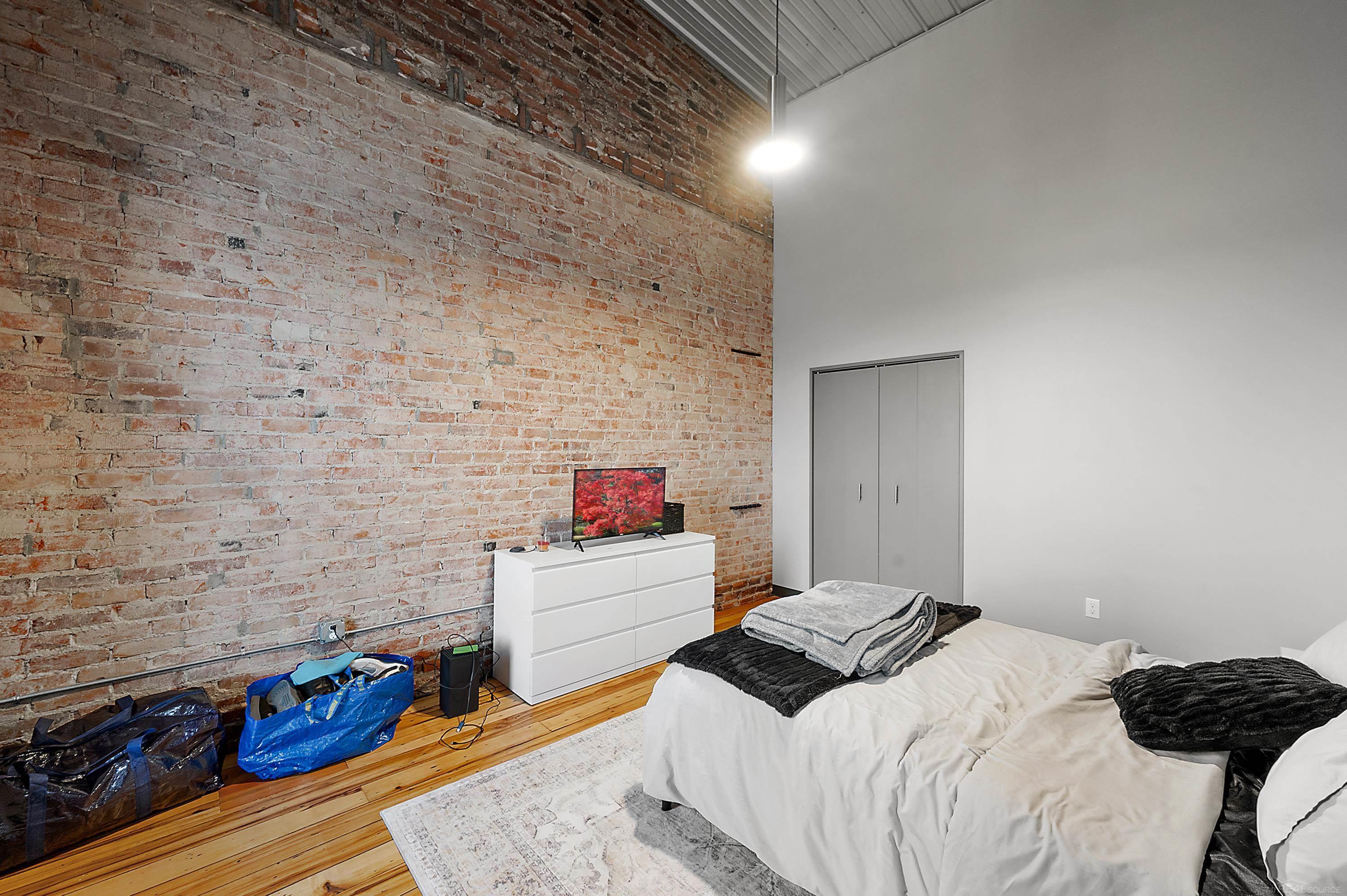 112 E Third Street photo 10