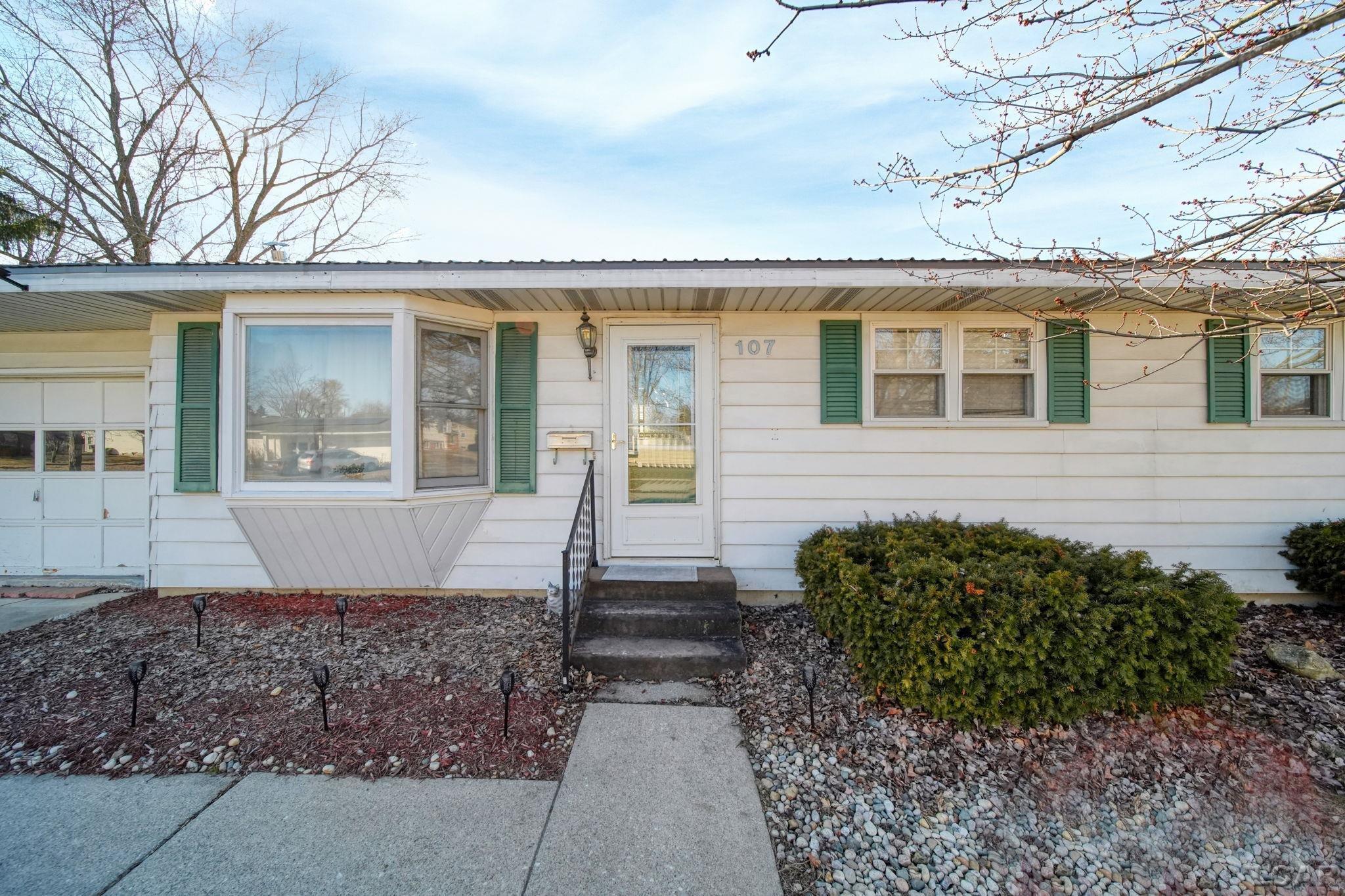 107 Renfrew Avenue, Adrian, MI, 49221