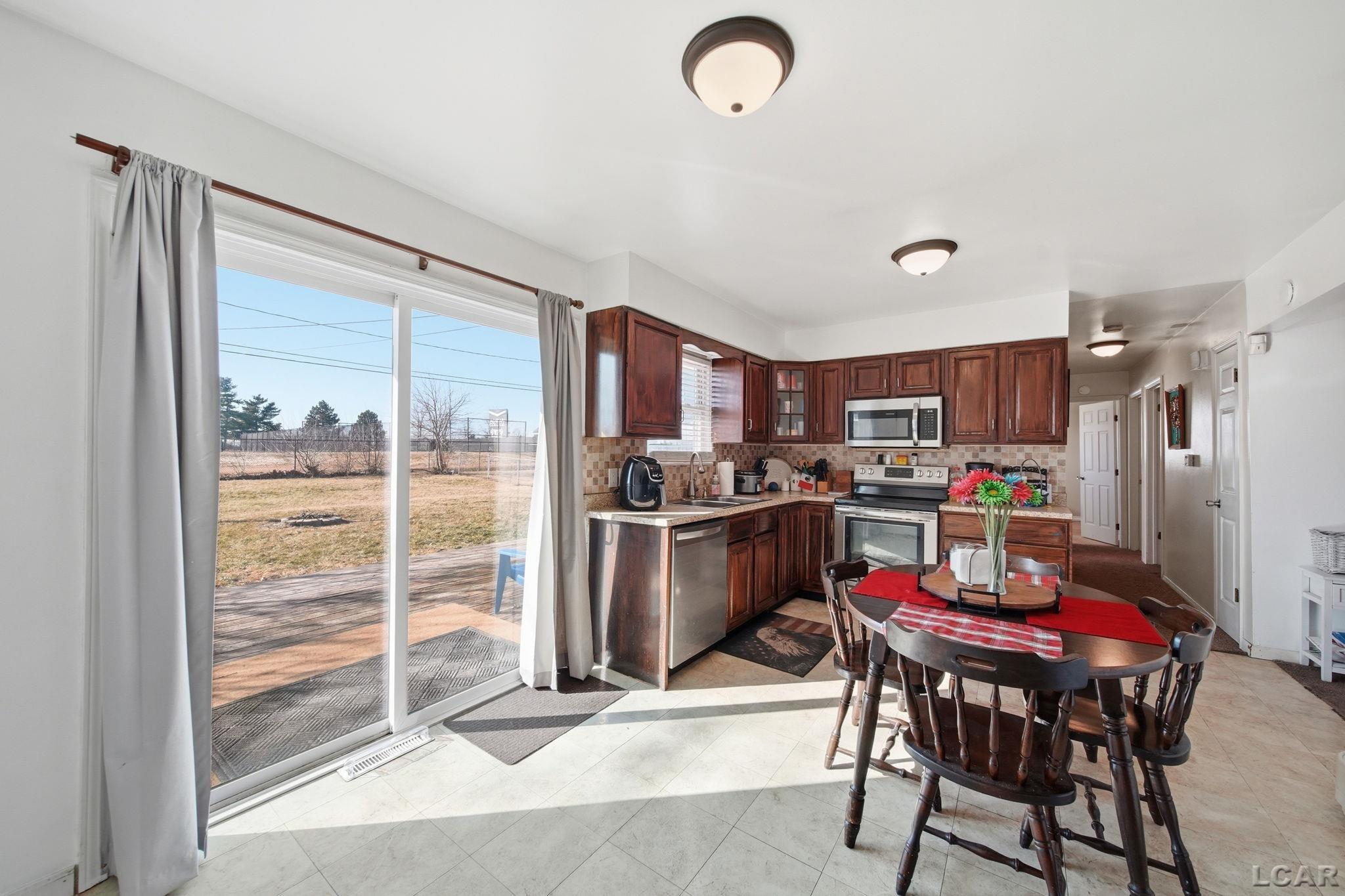 107 Renfrew Avenue, Adrian, MI, 49221