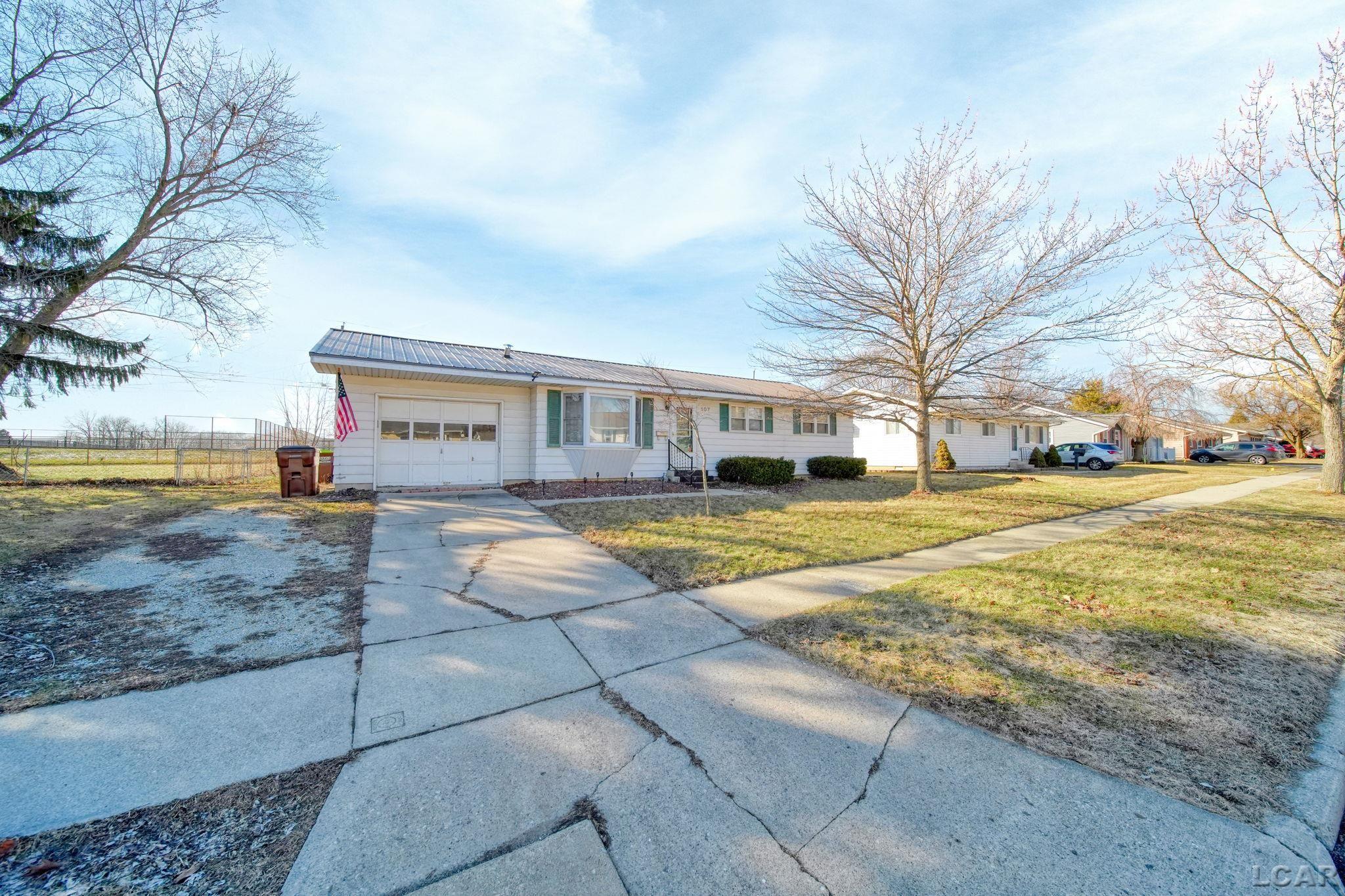 107 Renfrew Avenue, Adrian, MI, 49221