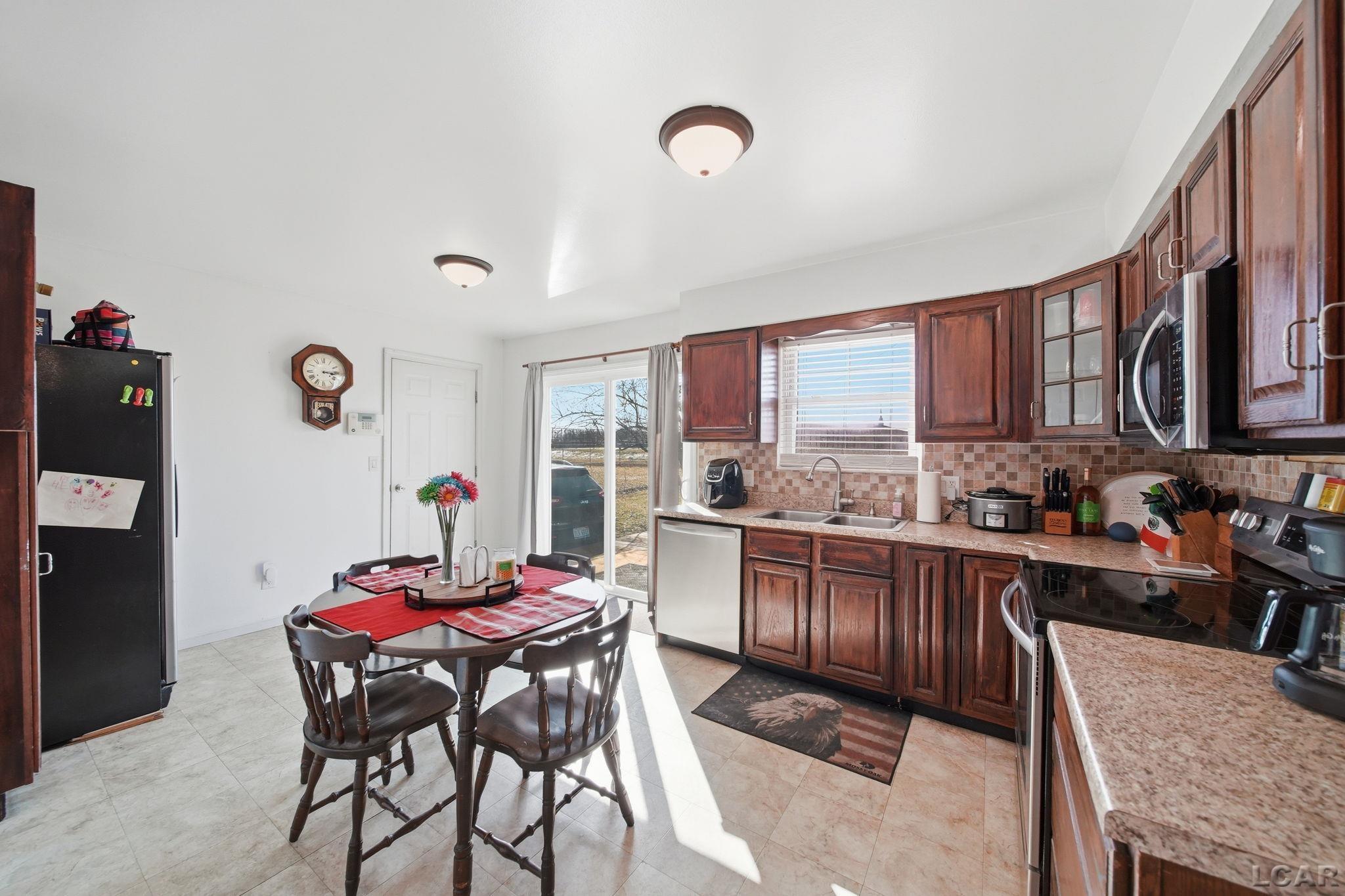 107 Renfrew Avenue, Adrian, MI, 49221