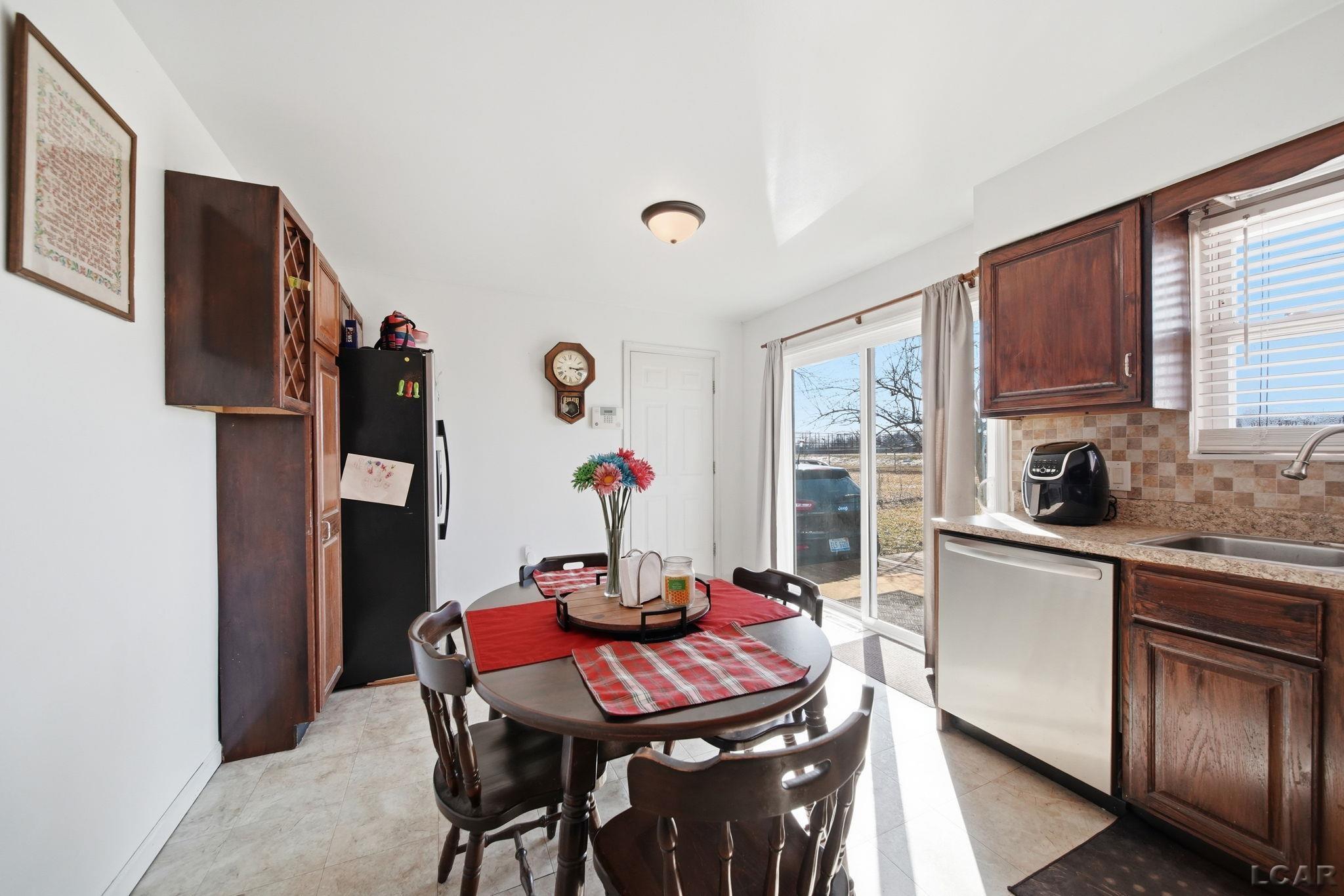 107 Renfrew Avenue, Adrian, MI, 49221