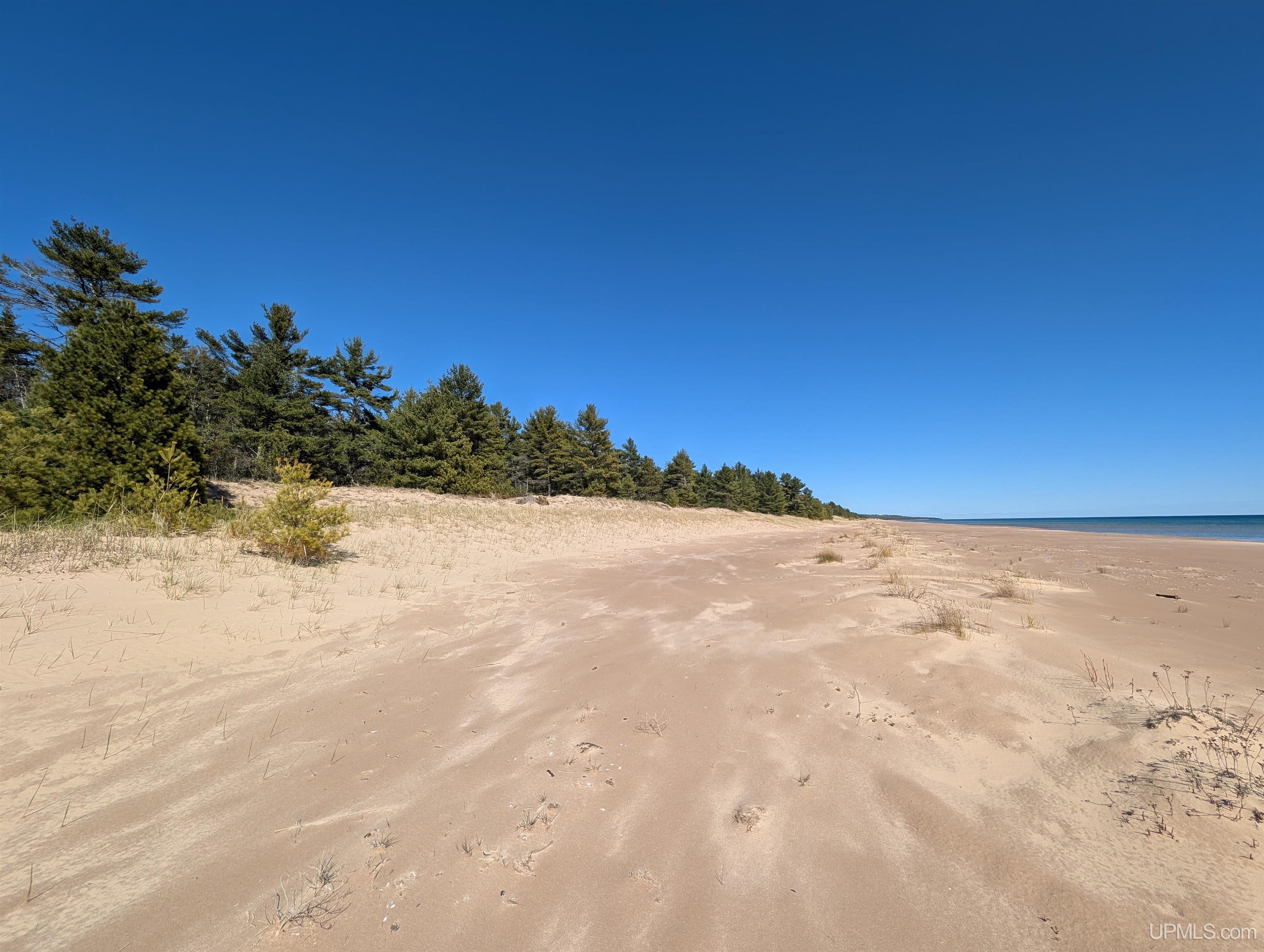 963 FF Top O' The Lake Road, Gulliver, MI, 49840