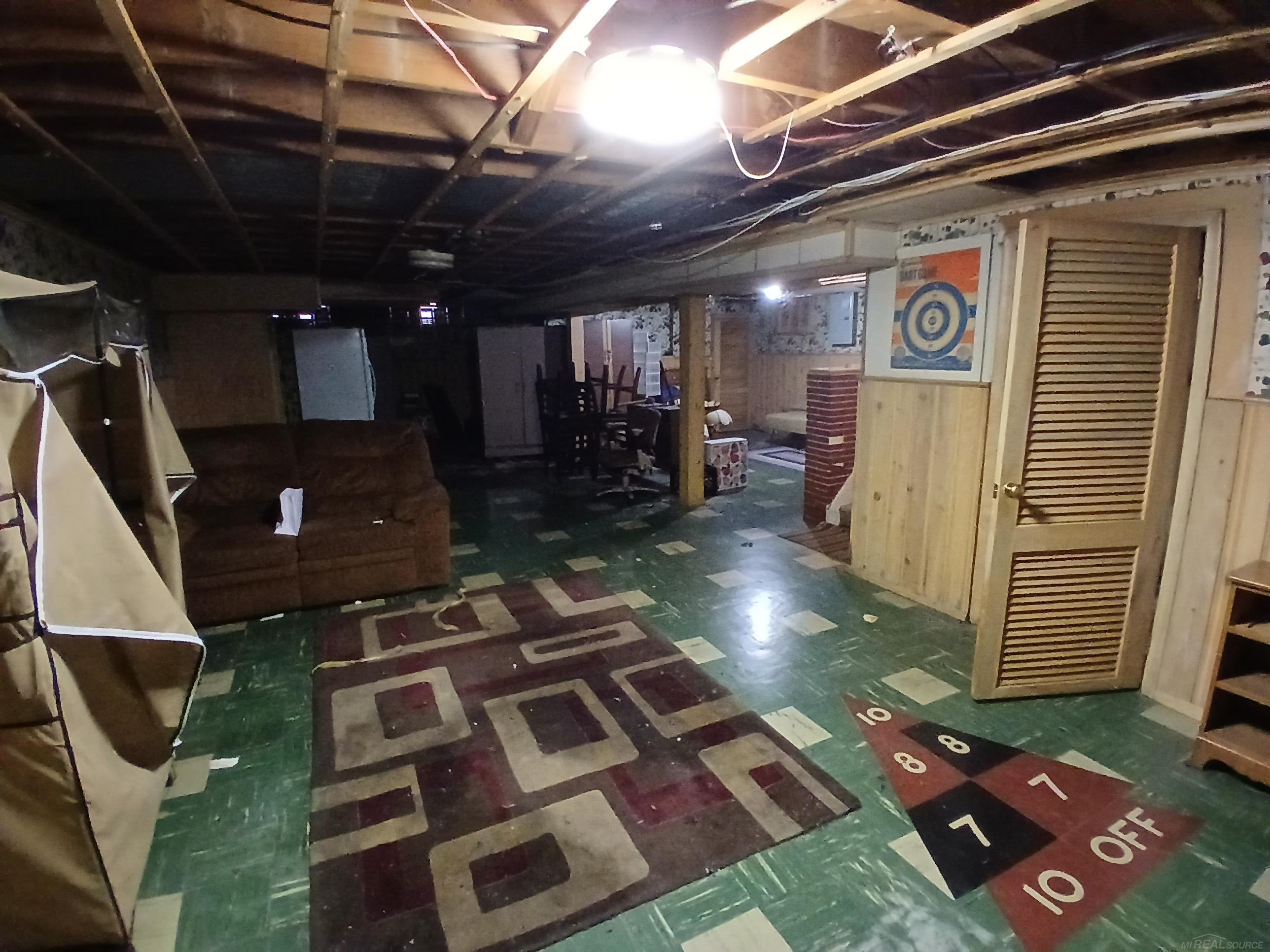 Saint Clair Shores, MI, 48080