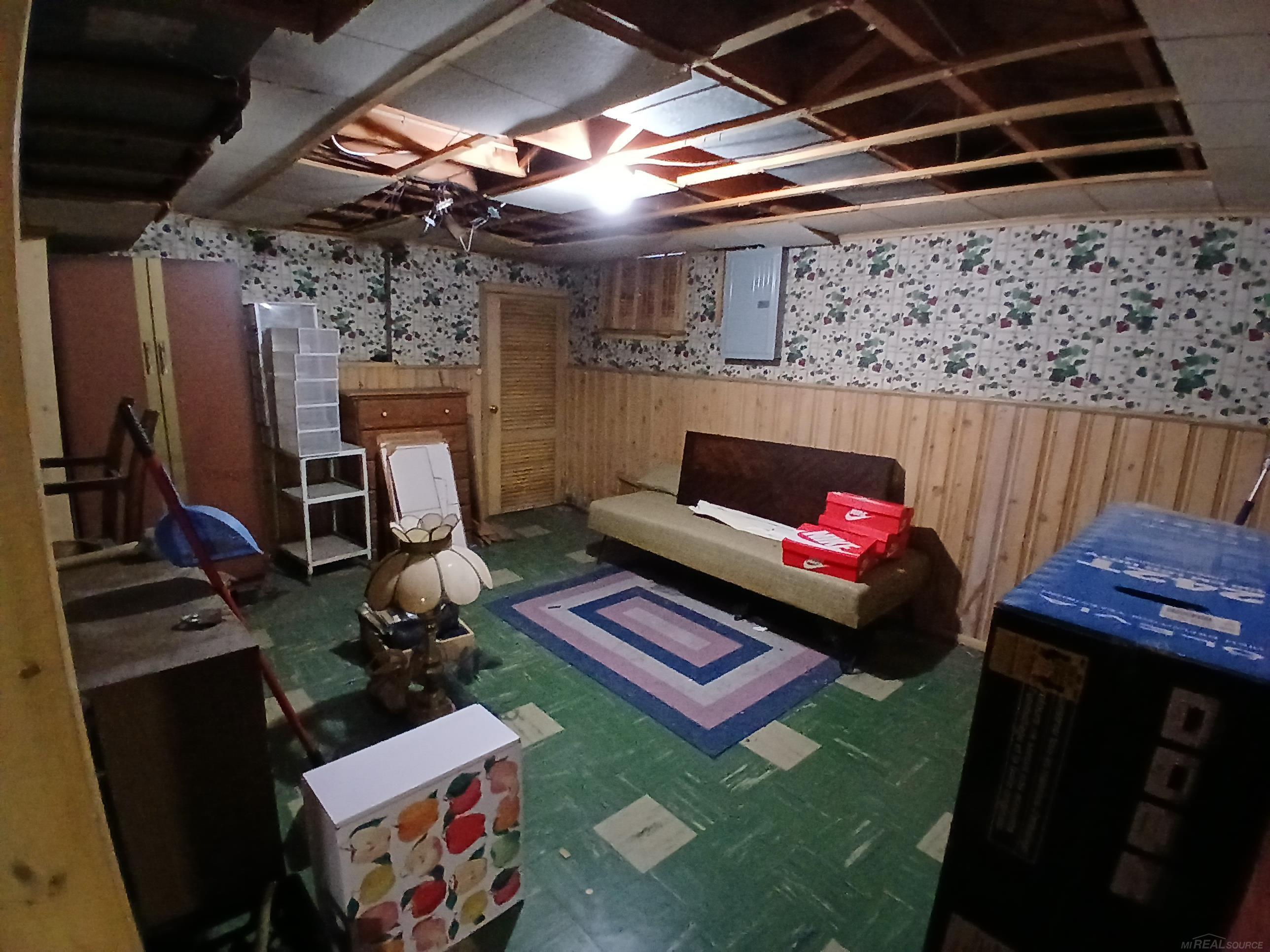 Saint Clair Shores, MI, 48080