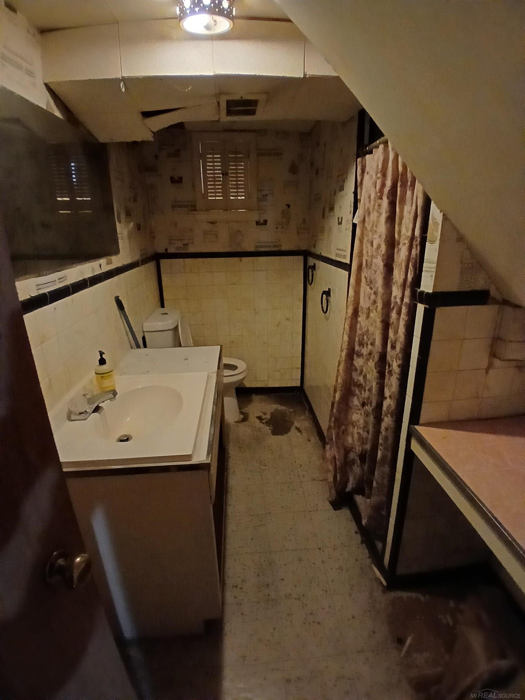 Saint Clair Shores, MI, 48080