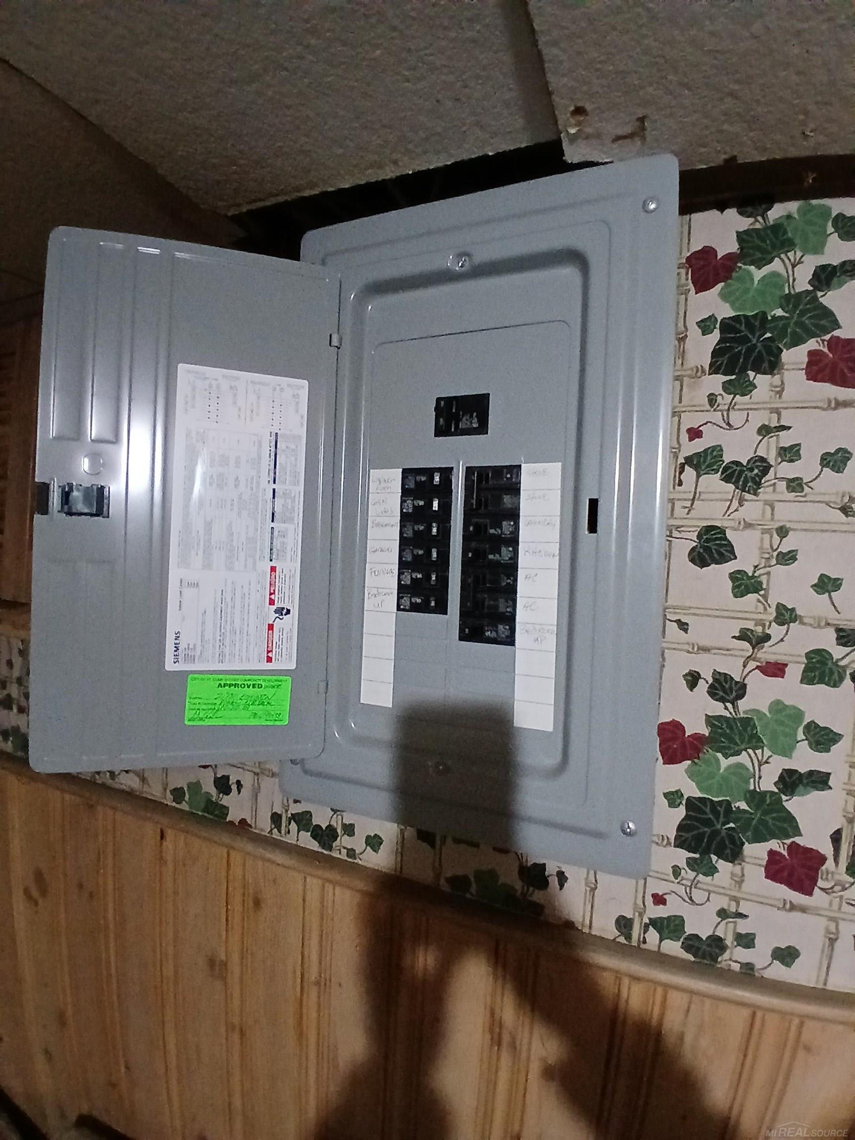 Saint Clair Shores, MI, 48080