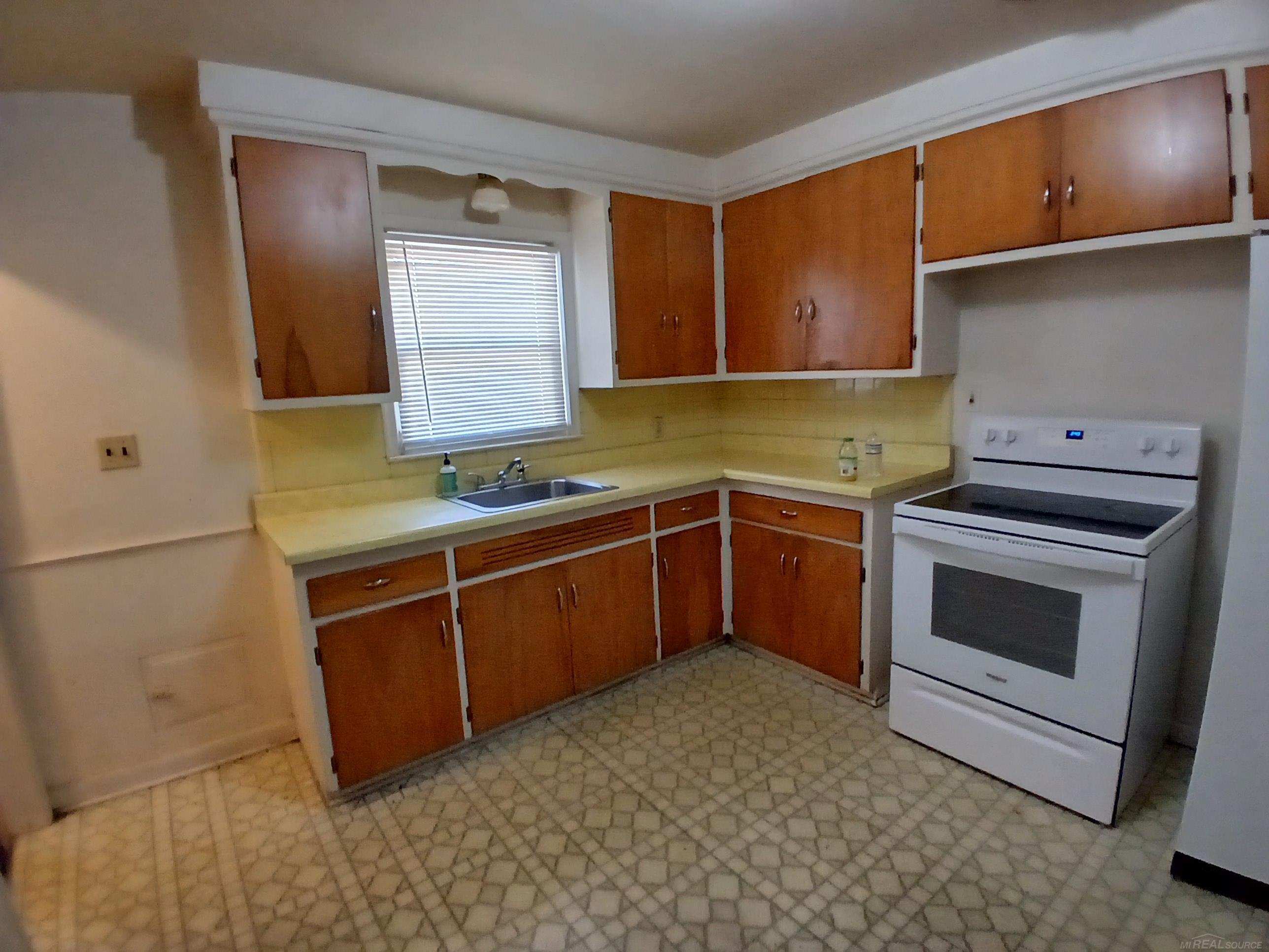 Saint Clair Shores, MI, 48080