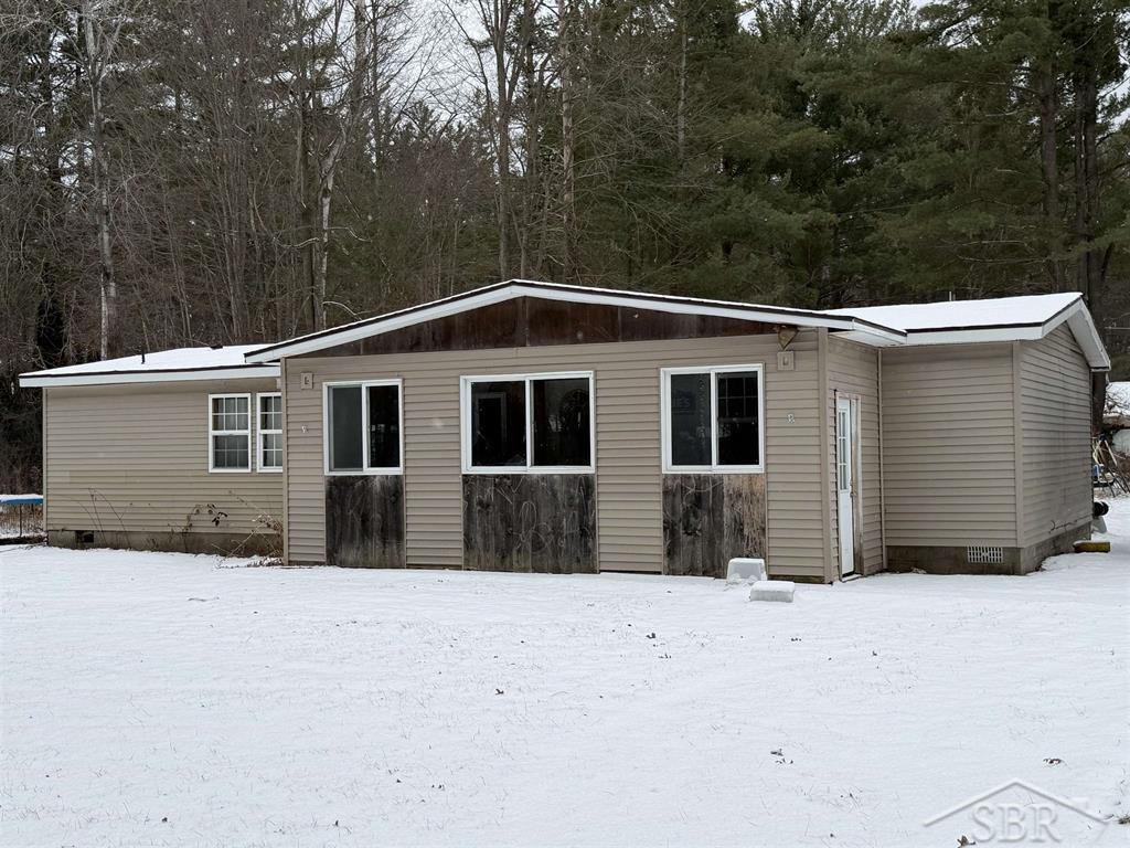 Homes for sale in Sanford, MI | 593 W Kessler Ct, Sanford, MI 48657 | MLS# 50200605