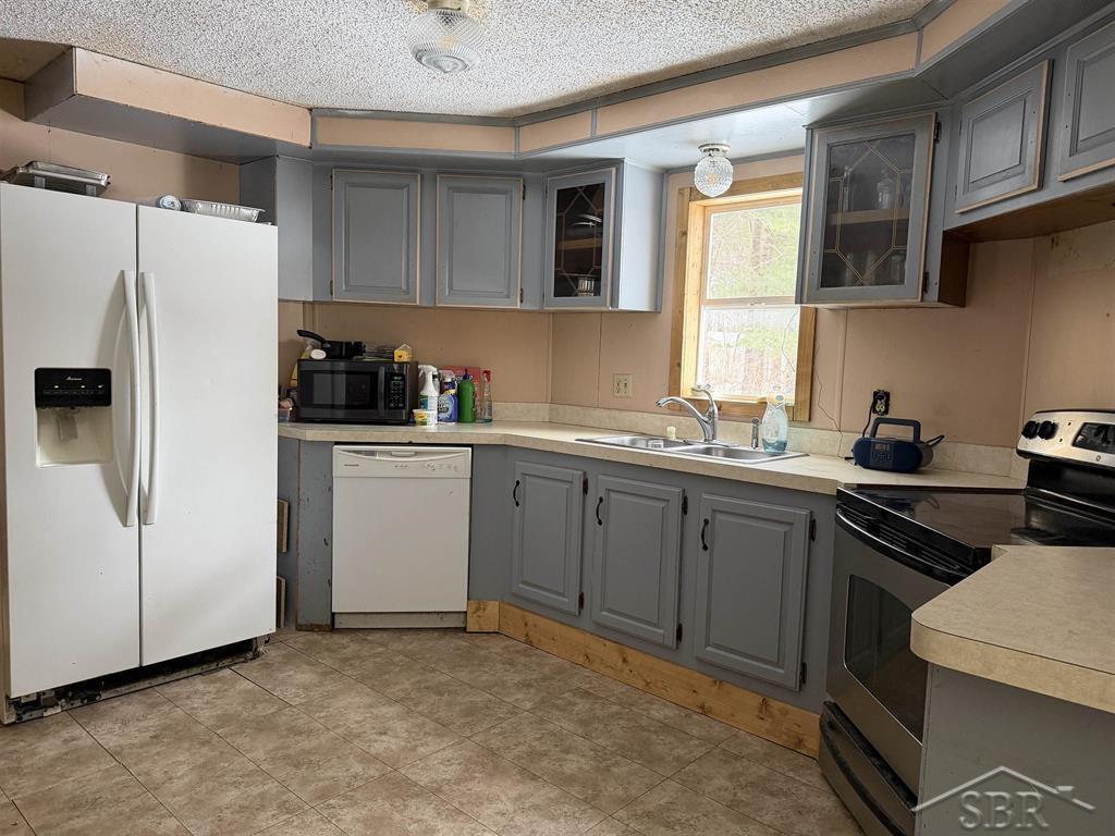 593 W Kessler Court, Sanford, MI, 48657