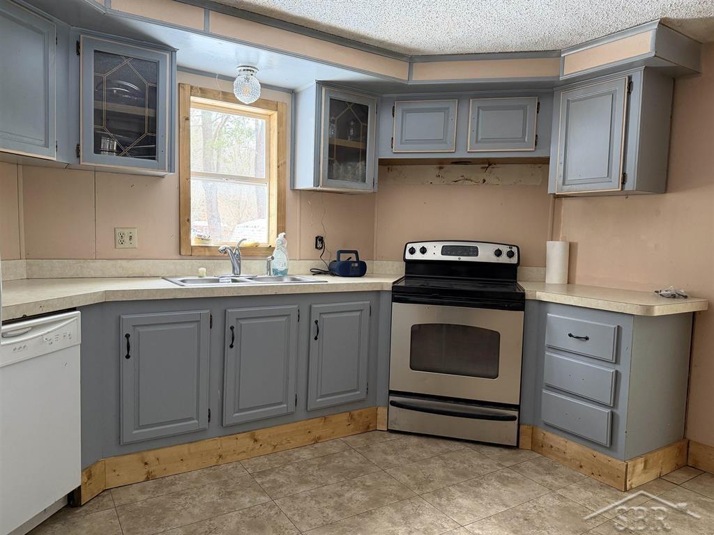 593 W Kessler Court, Sanford, MI, 48657