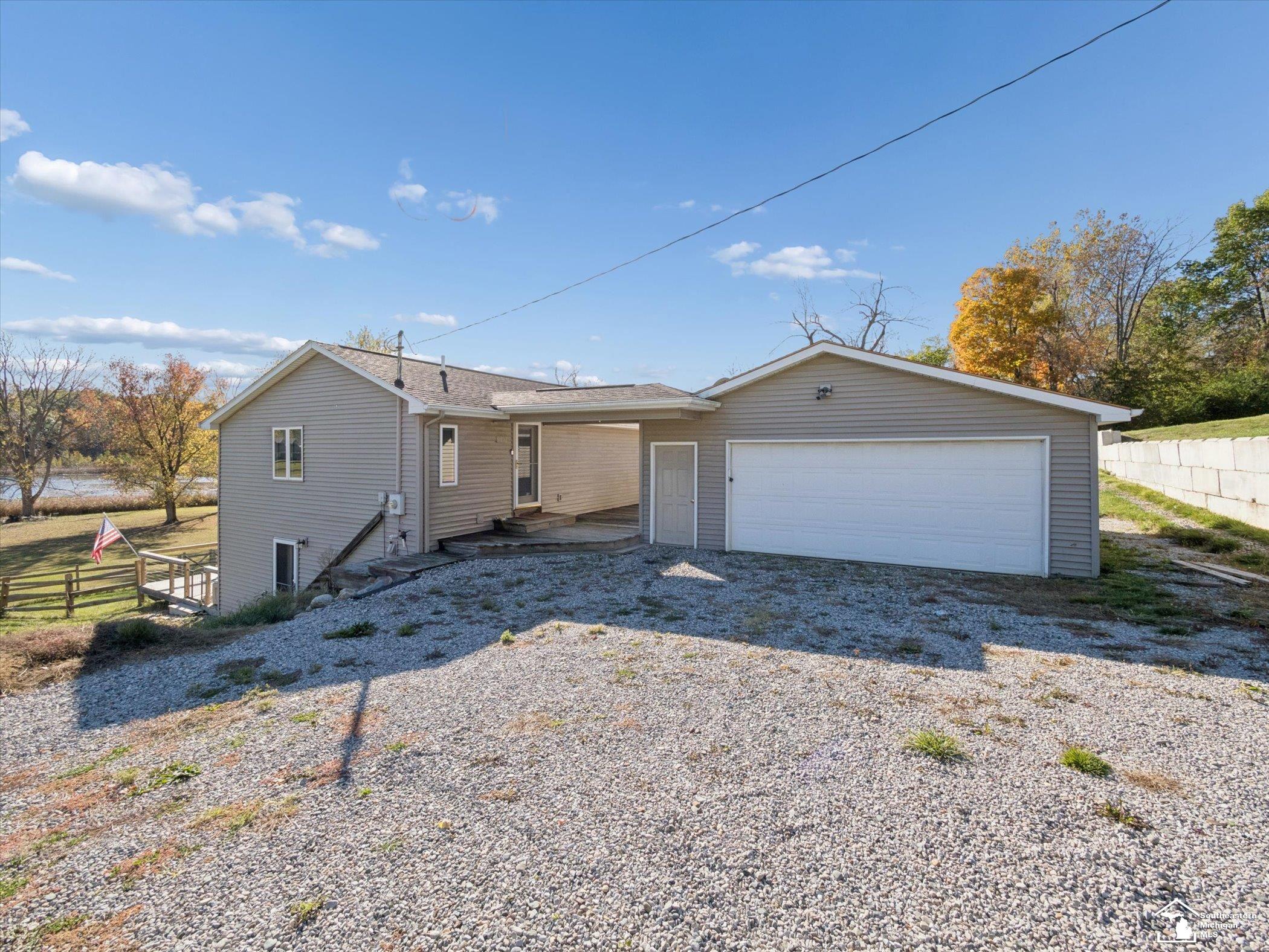 7302 N Lakeview Drive photo 3