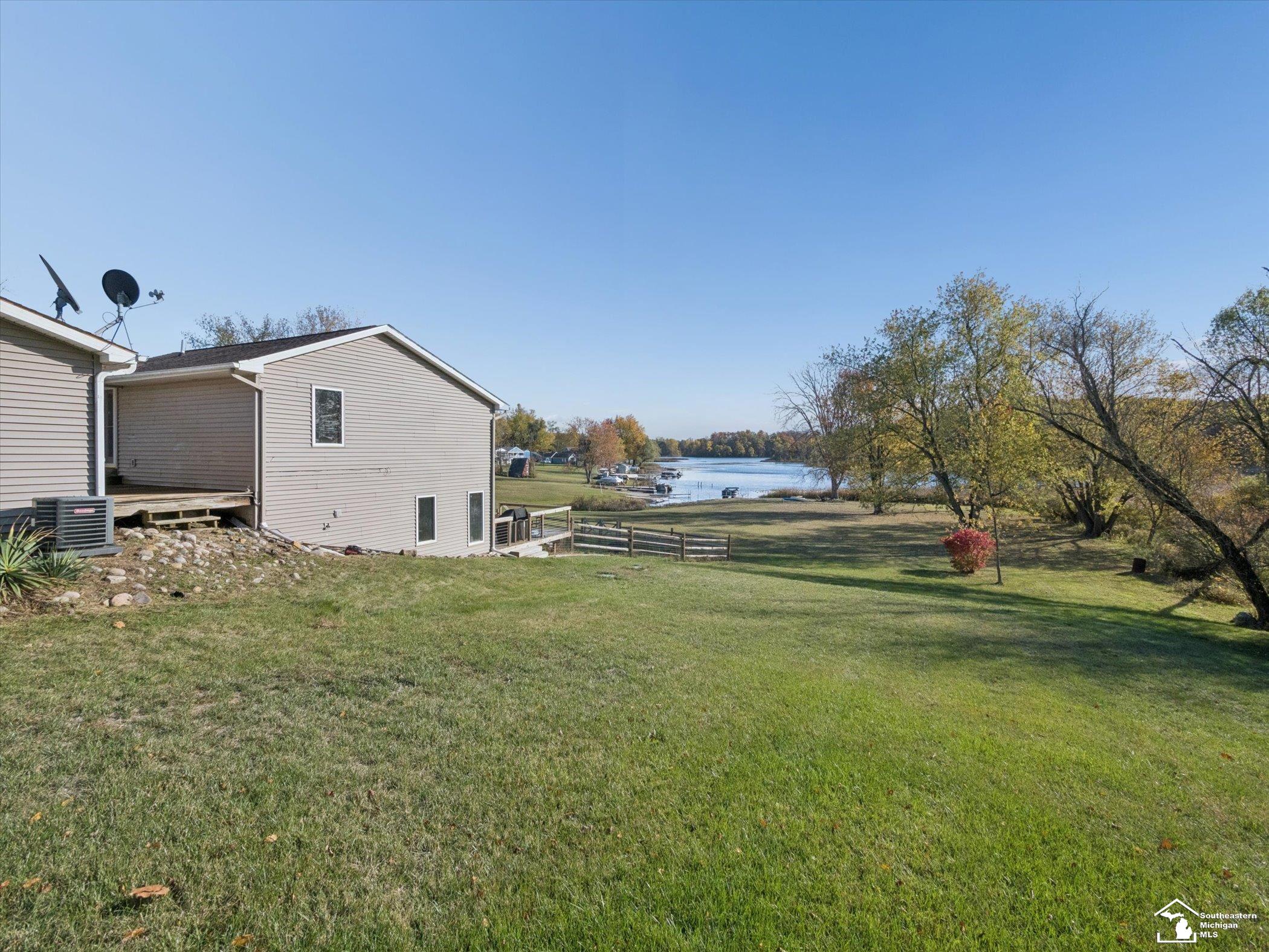 7302 N Lakeview Drive photo 44