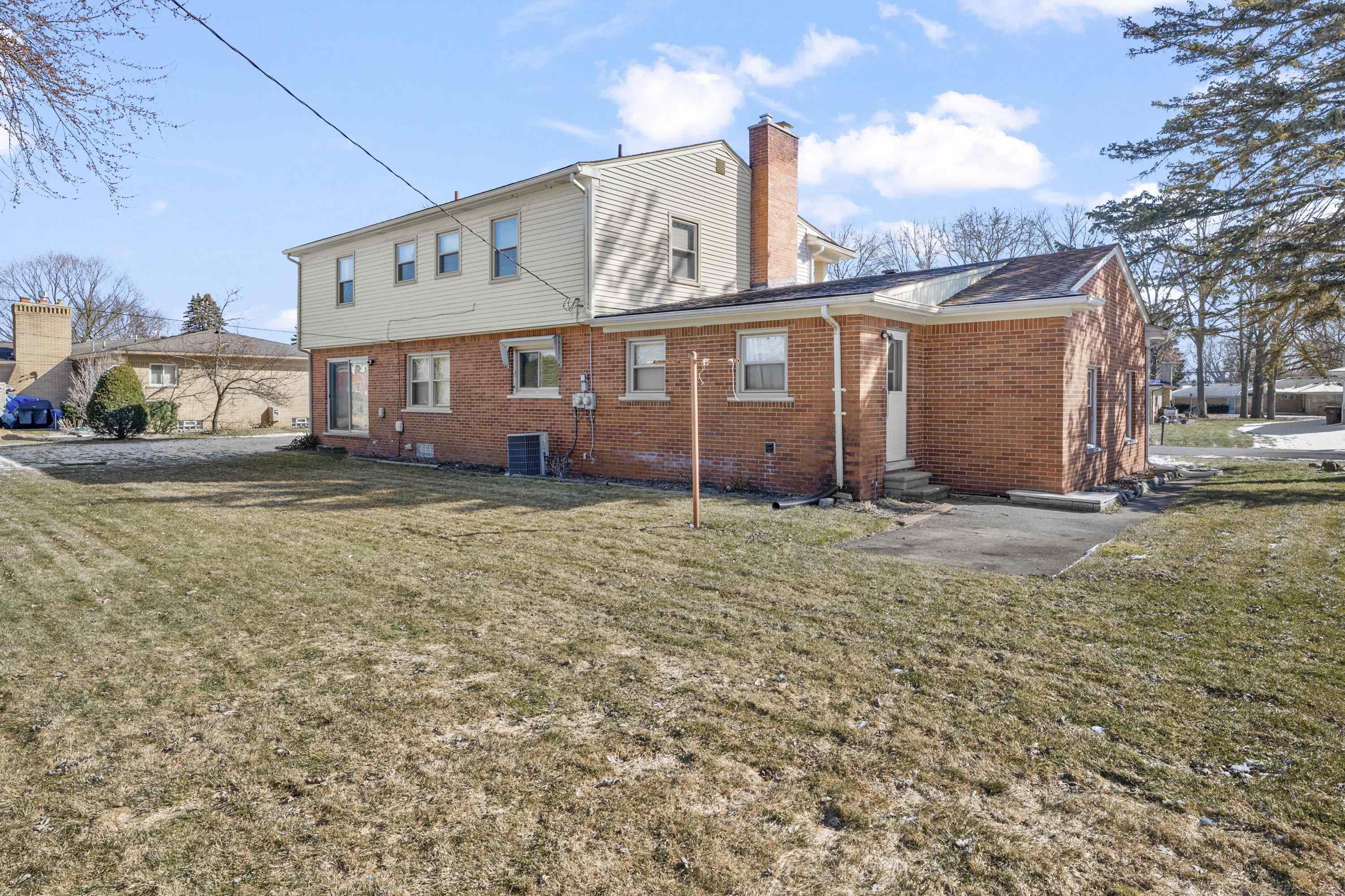 Homes for sale in Utica, MI | 53165 Franklin Dr, Utica, MI 48316 | MLS# 50200636