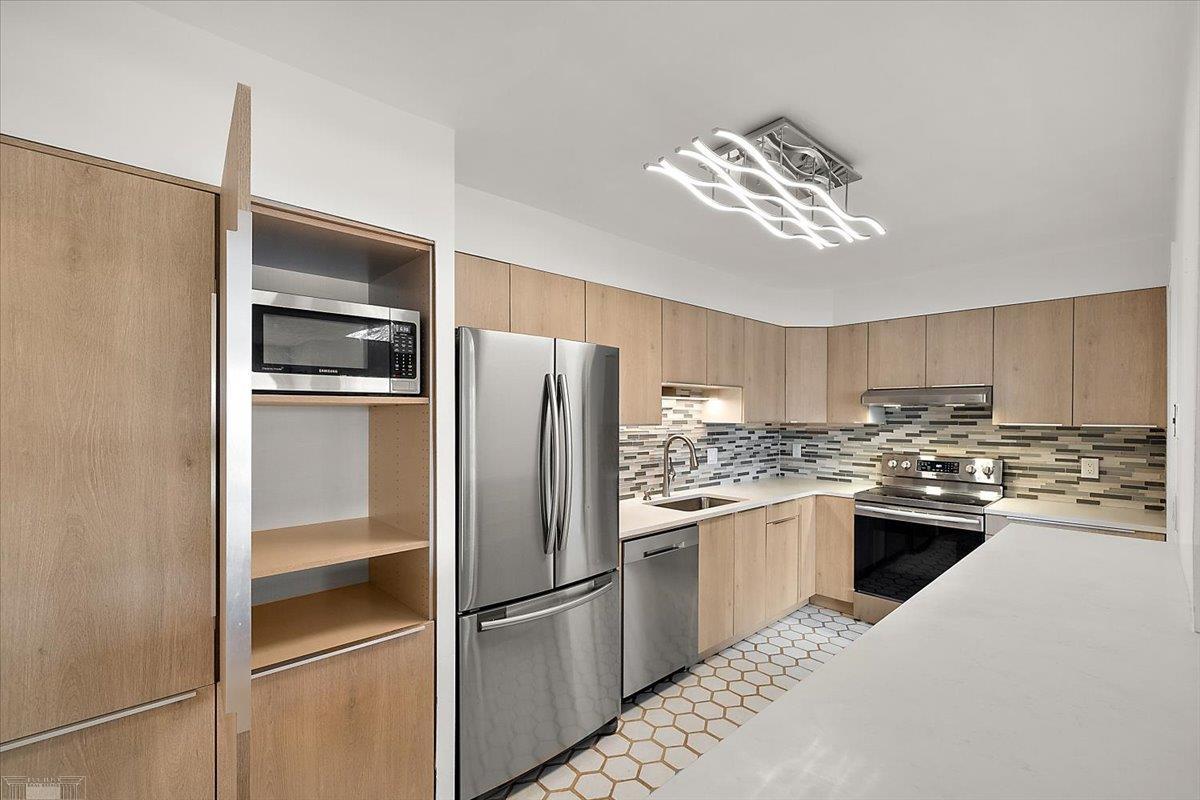  UNIT 88, Bloomfield Hills, MI, 48302